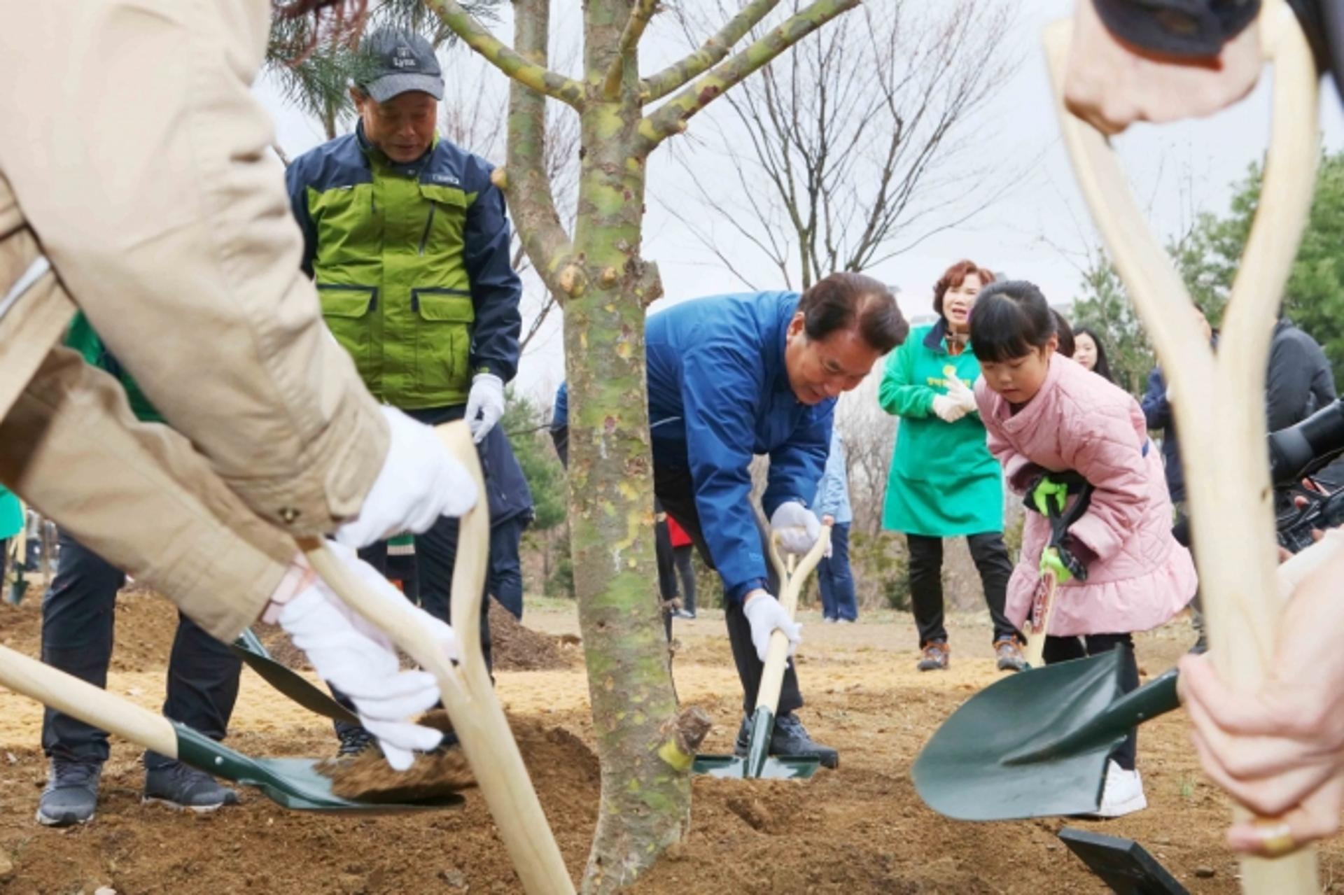 "용인 고기근린공원에 사연·추억이 담긴 문구를 남겨보세요"