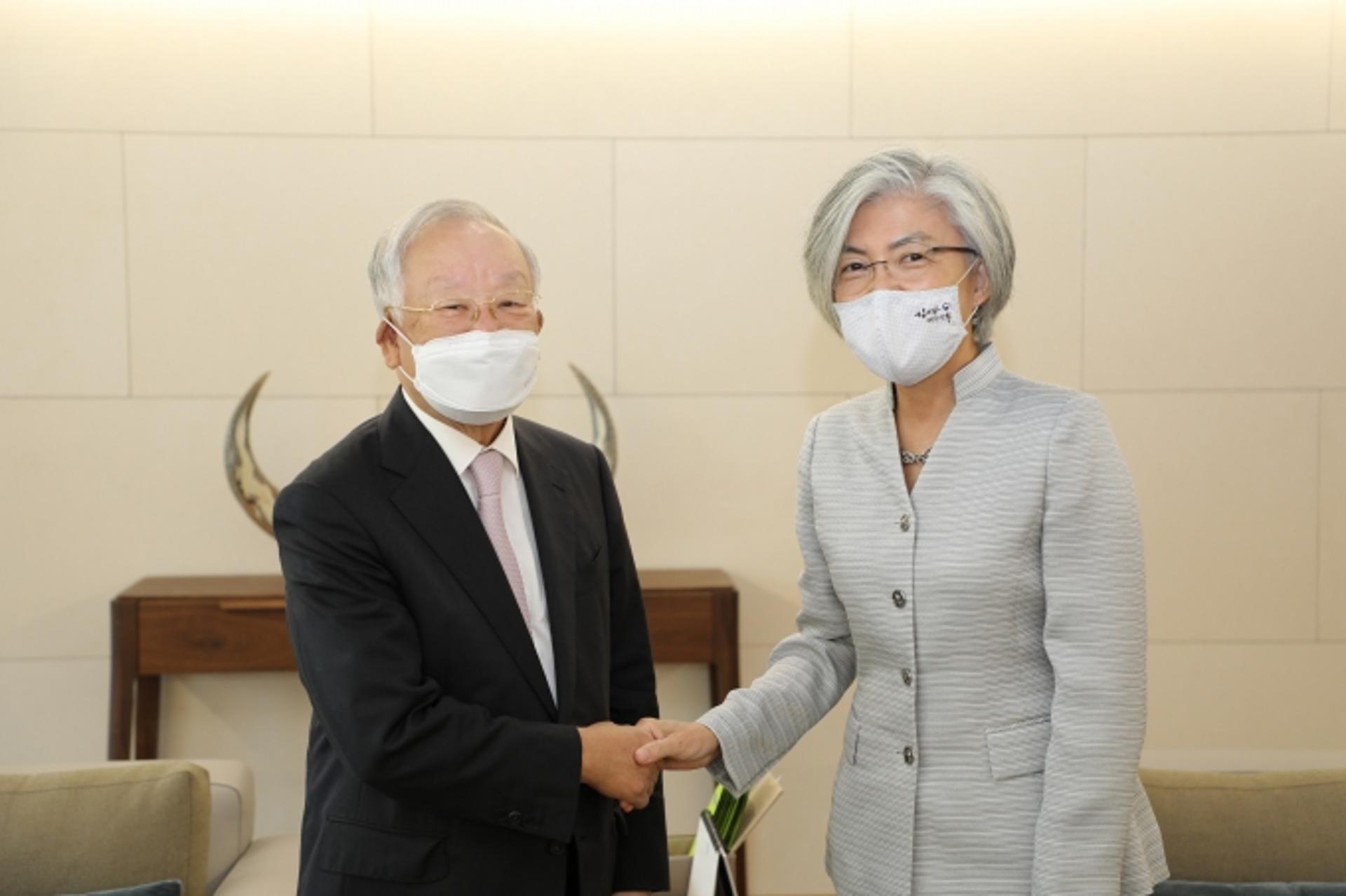 손경식, ILO 사무총장 도전 강경화 접견… “노사정 발전방향 제시해야”