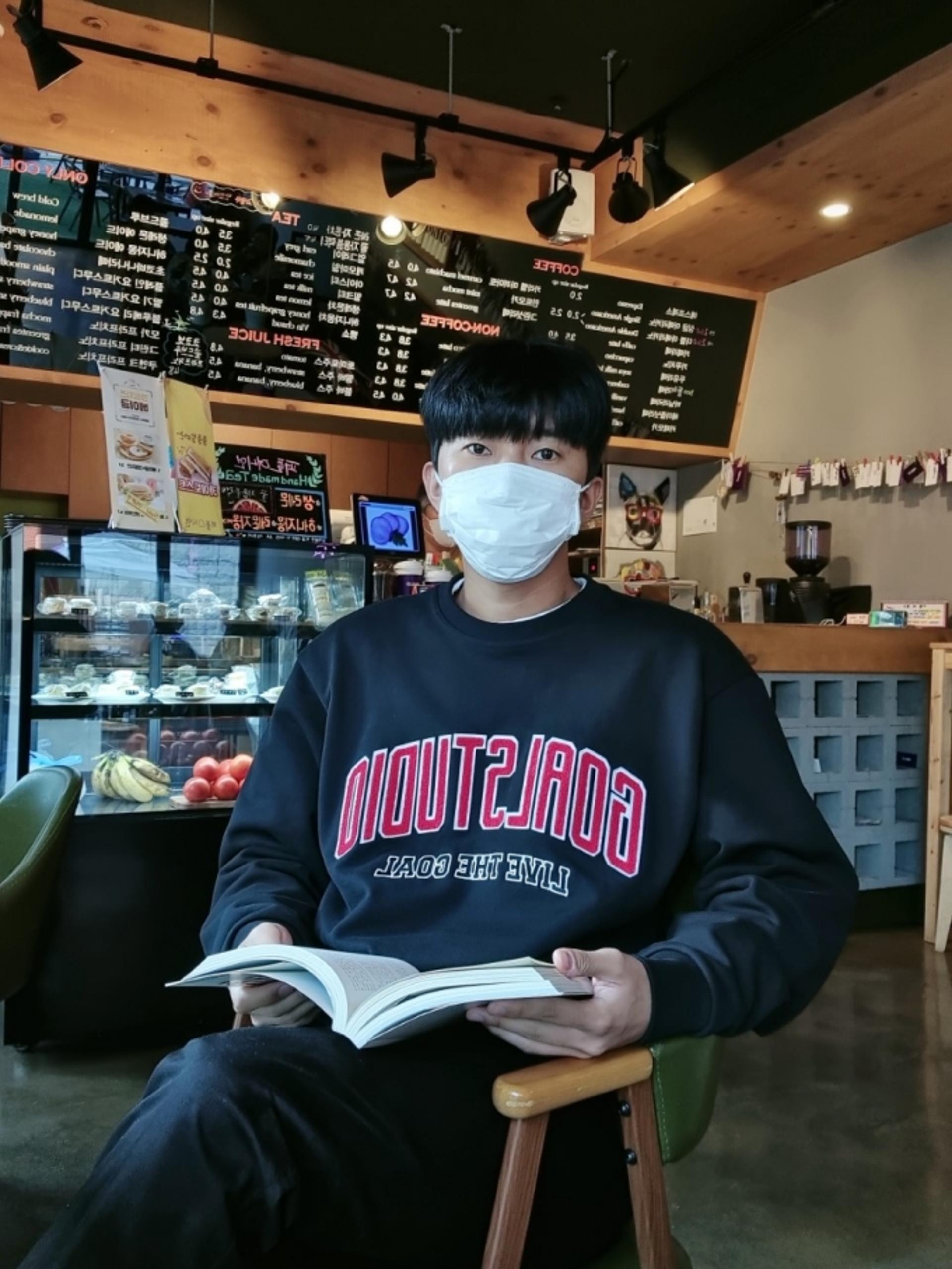 "다들 잘 지내시죠"… 임영웅 근황, 장꾸美 여전하네