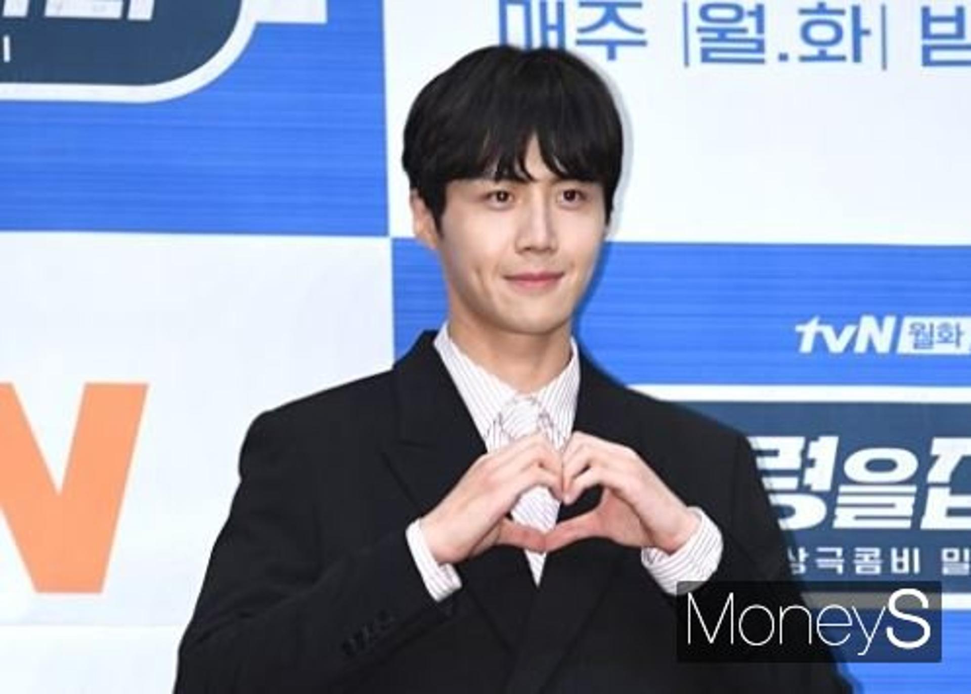 [전문] '사생활 논란 인정' 김선호 "많이 두려웠다… 실망감 드려 죄송"