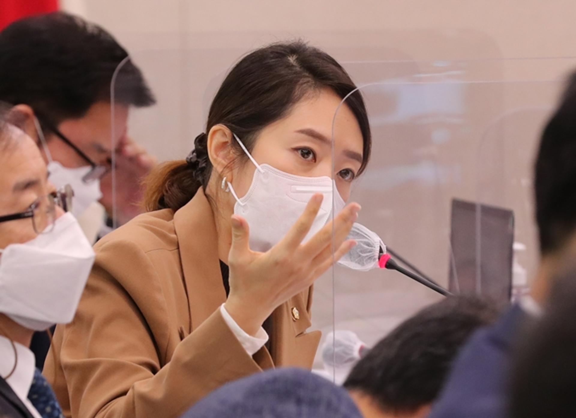고민정 "김종인 5·18 눈물은 쇼… 윤석열 '전두환 옹호' 발언이 증명"