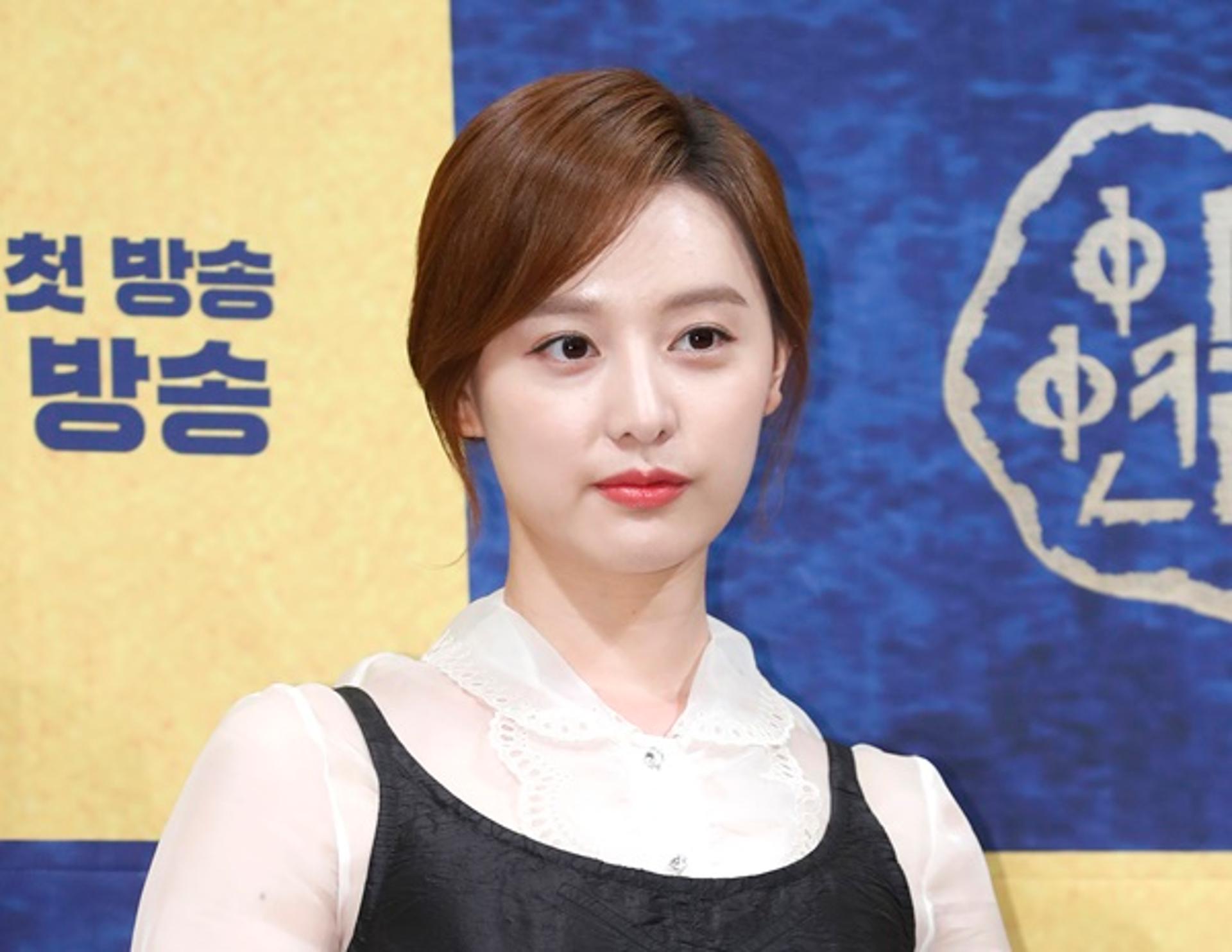 김지원, 김선호 소속사와 결별하나