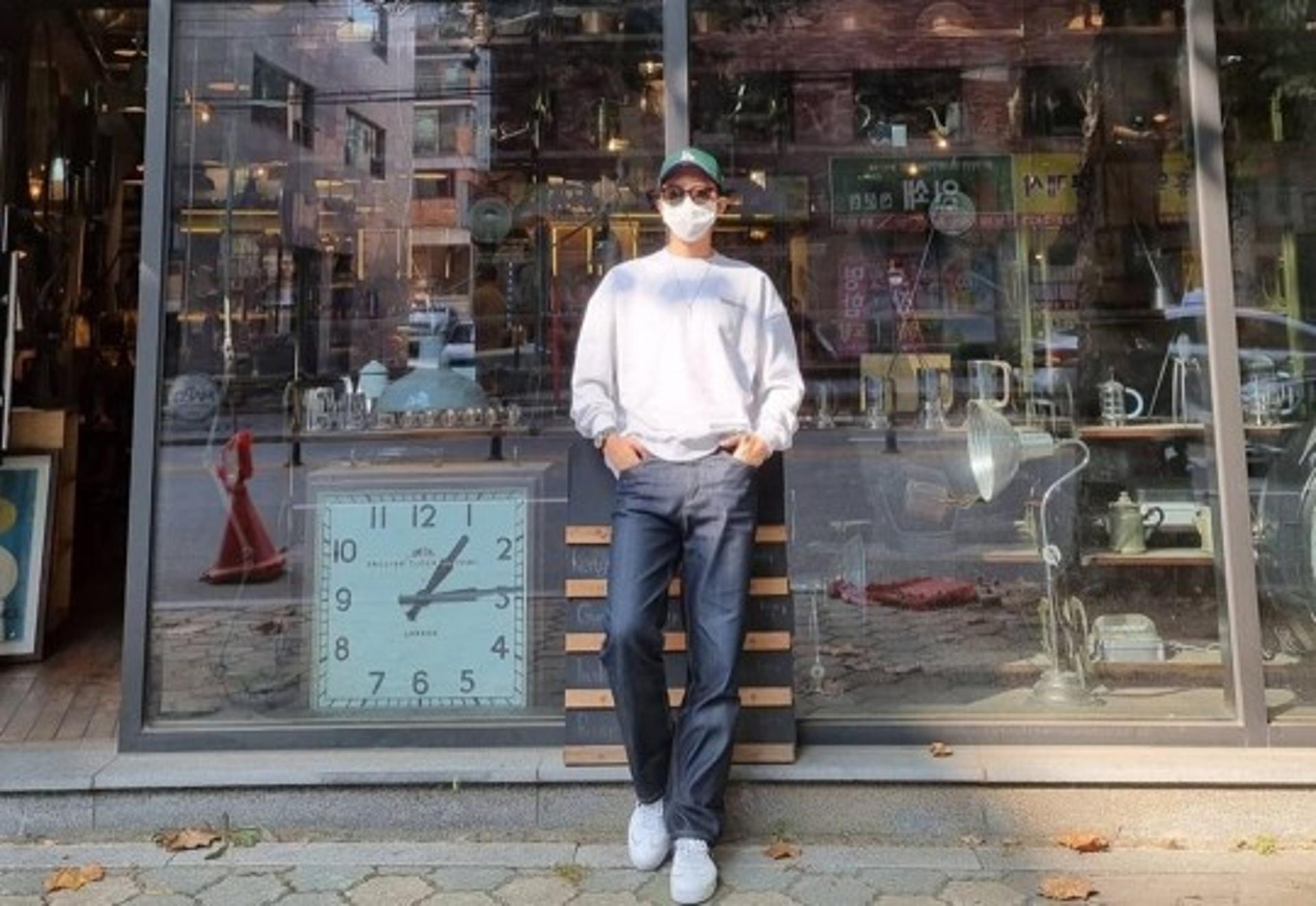 "가을남자 웅"… 임영웅 근황, 9등신 비율 실화야?