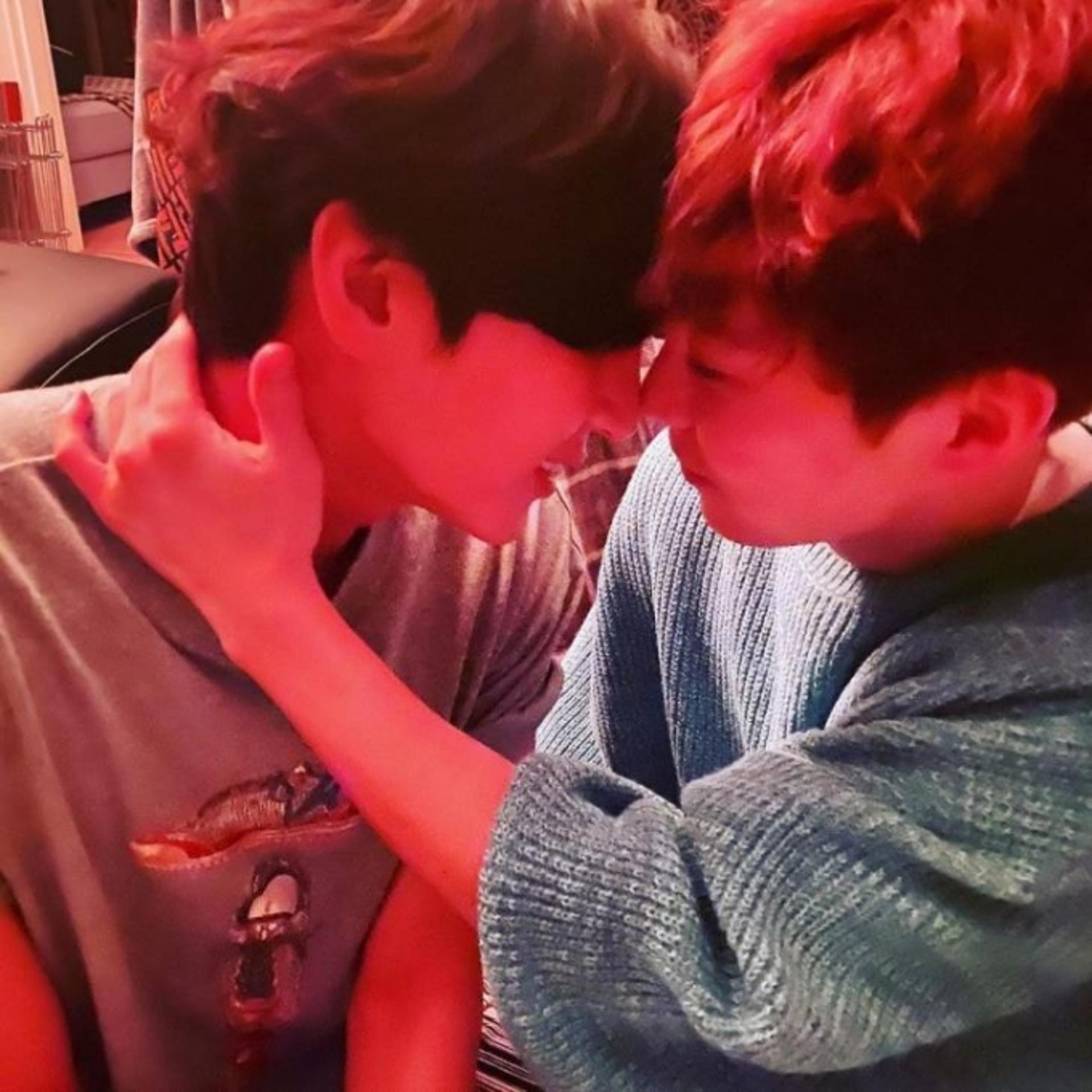 "사랑한다"… 빅스 레오·엑소 시우민 '동성애 논란' 해명
