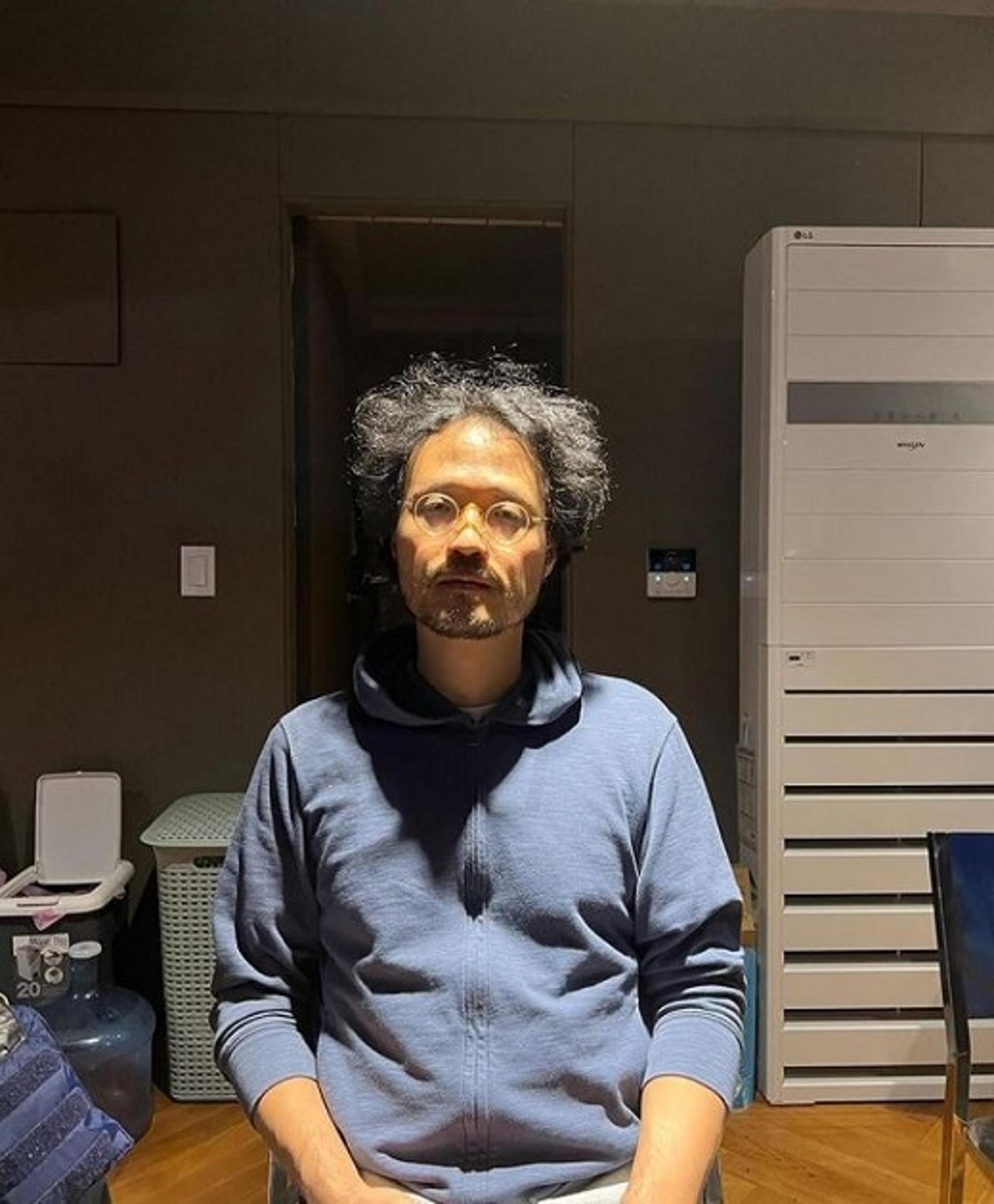 '정인♥' 조정치 근황 '충격'… 좀비 기타리스트?