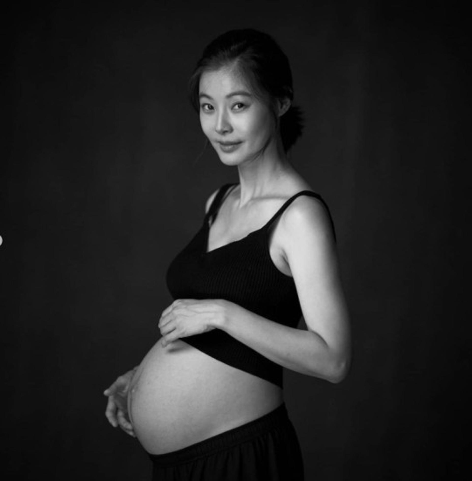 '딸바보 예약' 윤소이 출산, "산모·아이 모두 건강"