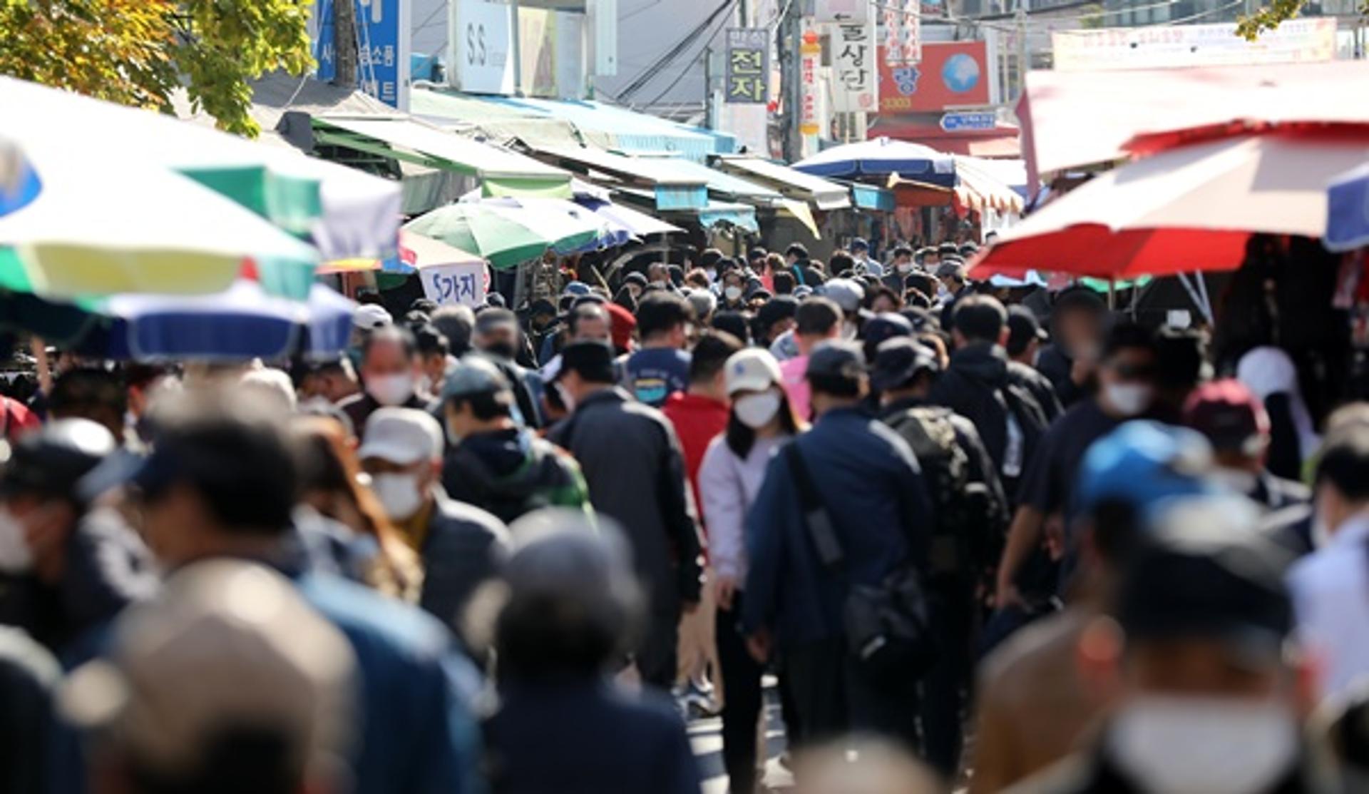 '일상회복 2단계' 어려울까… 신규 확진자 2300명대 전후 예상
