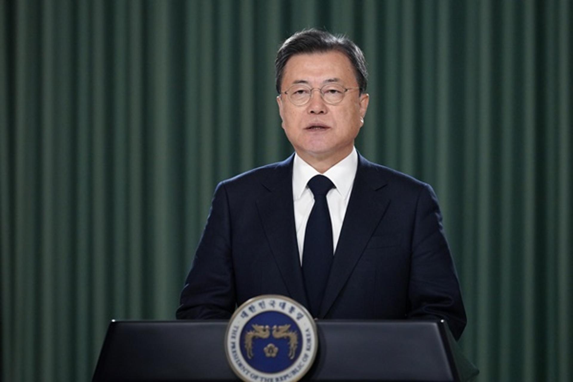 문 대통령, APEC 화상 정상회의 참석… 글로벌 공급망 해결책 찾나