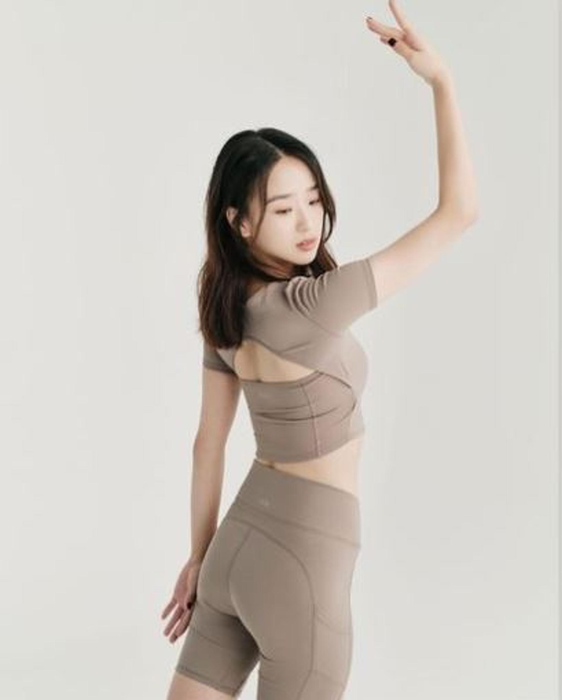 "손연재, 더 섹시해졌어"… 누드톤 레깅스룩 '아찔'