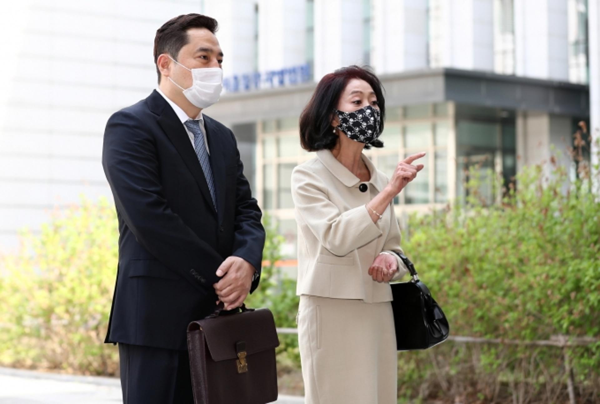 김부선 “강용석은 이재명보다 더 끔찍… 가세연서 도도맘 특집은 왜 안하냐”