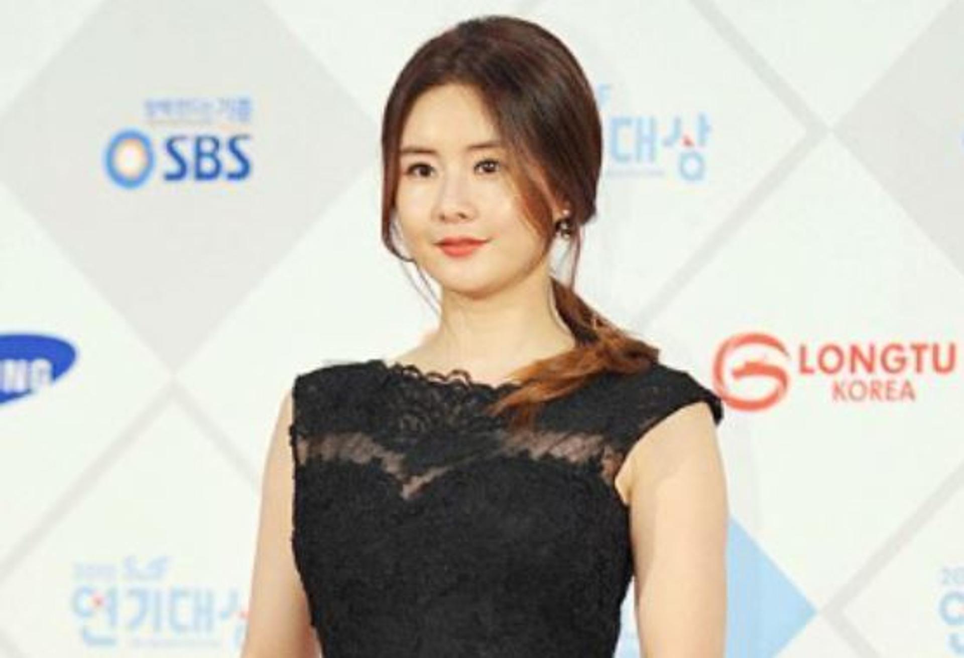 "이혼 아직 안했습니다"… '파경' 최정윤 심경 전한다