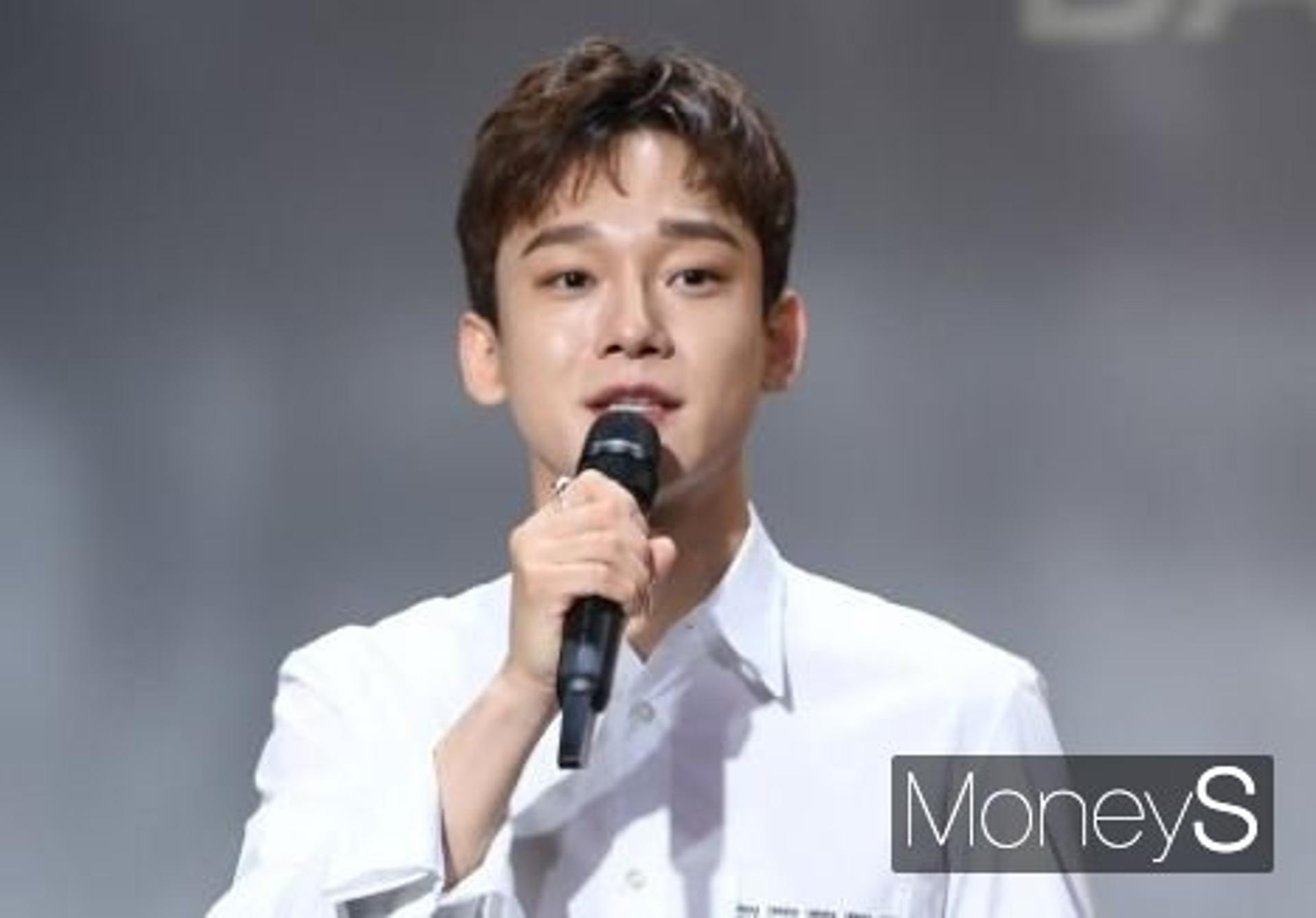 "아이돌이 아이둘이라니"… 엑소 첸 탈퇴 요구 '빗발'