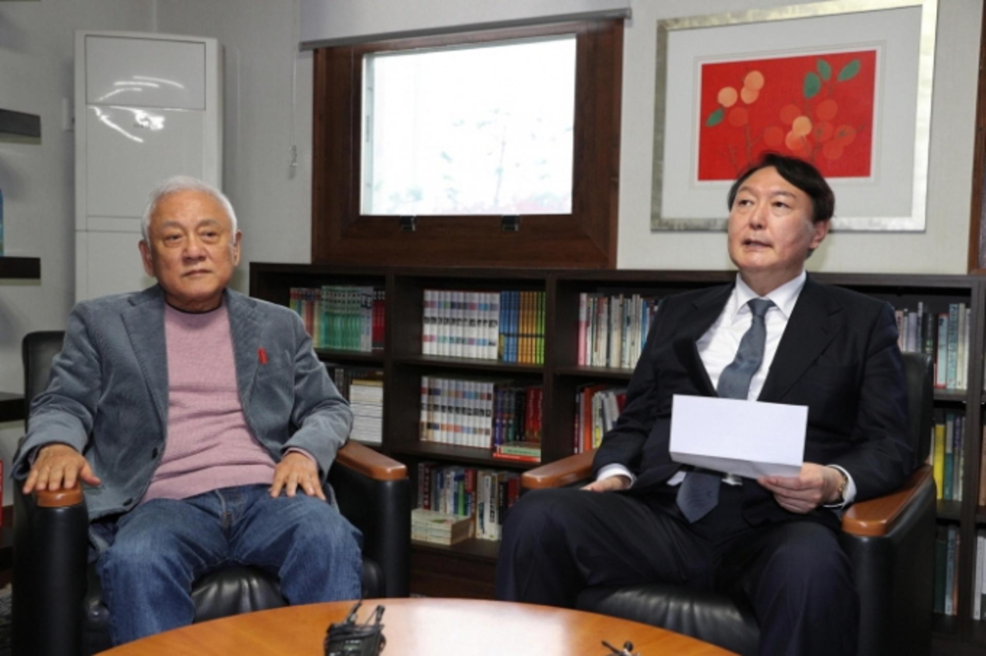 결국 '윤석열 진영'에… 김한길 "중원 향해 몽골기병처럼 진격"
