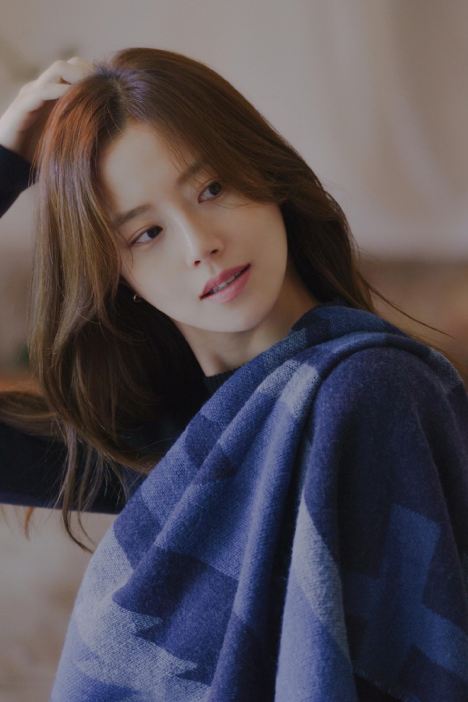 문채원, YNK엔터테인먼트와 전속계약… 김현주·신혜선과 한솥밥