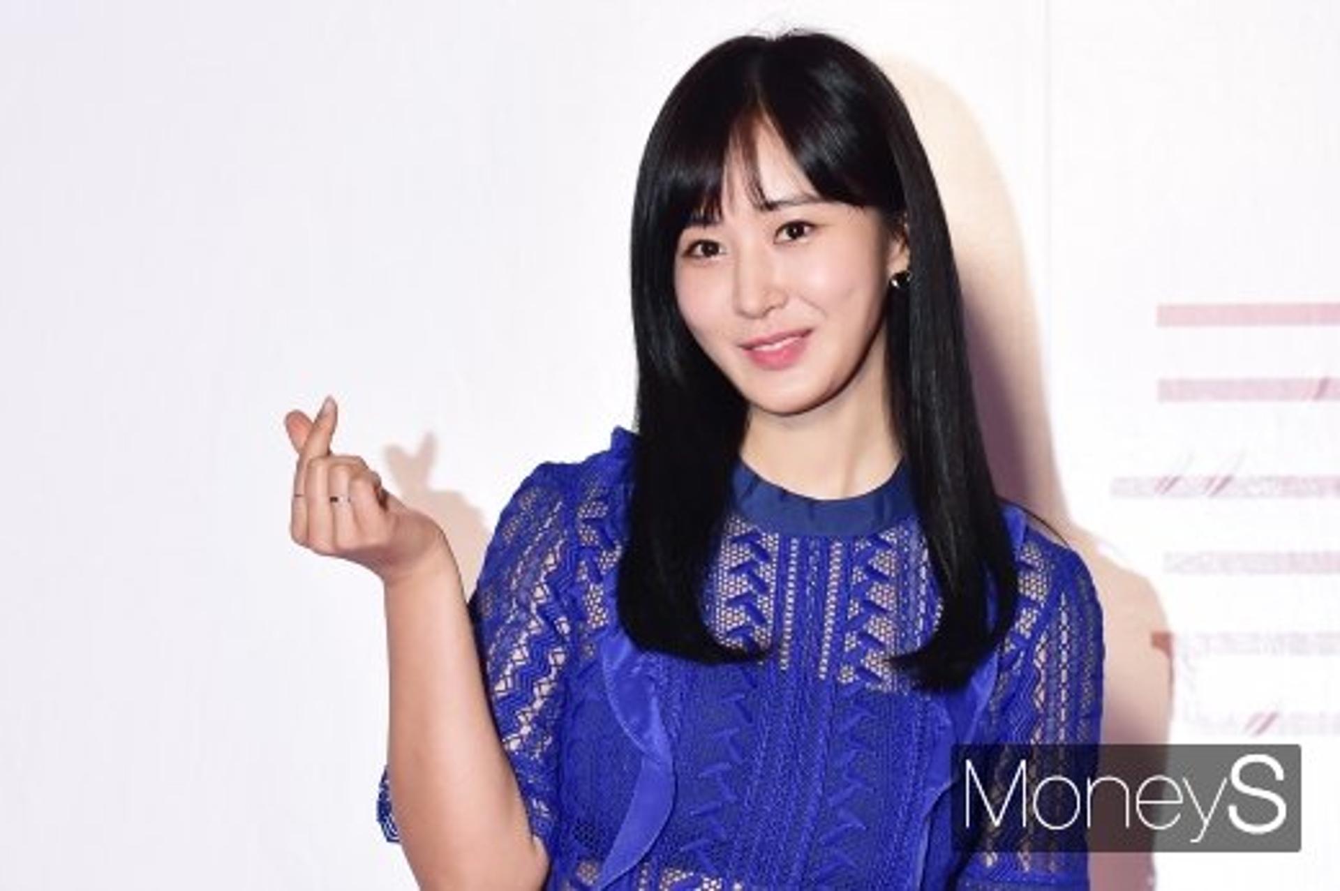 '확진자 접촉' 권유리 심경 "백신완료해 큰 일 없을 것"
