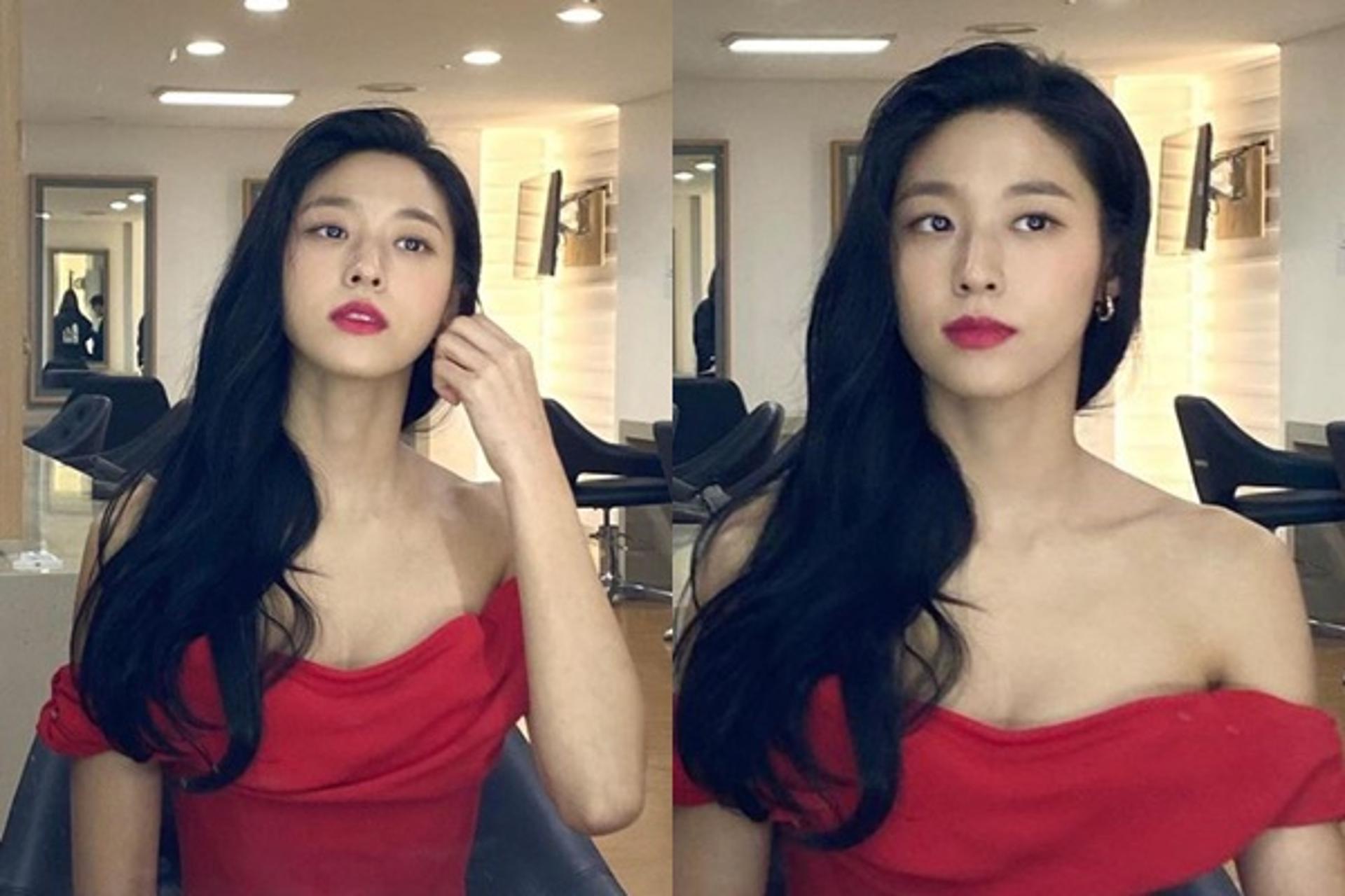 "가슴라인 살짝 가리고"… 설현, 레드빛 유혹 '美쳤네'