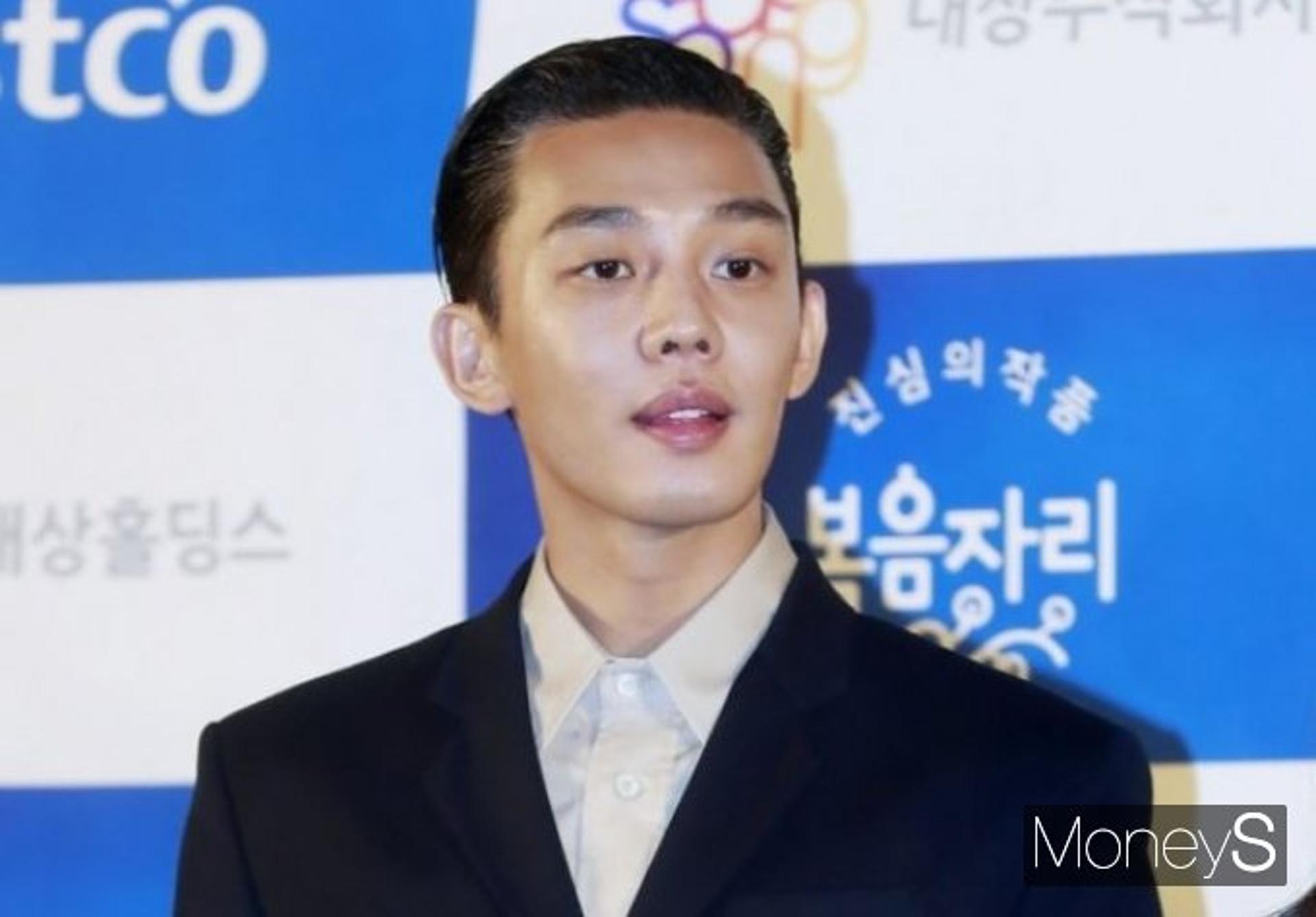 [2021 AAA] 유아인 아시아 셀러브리티상 "선한 영향력 행사할 것"