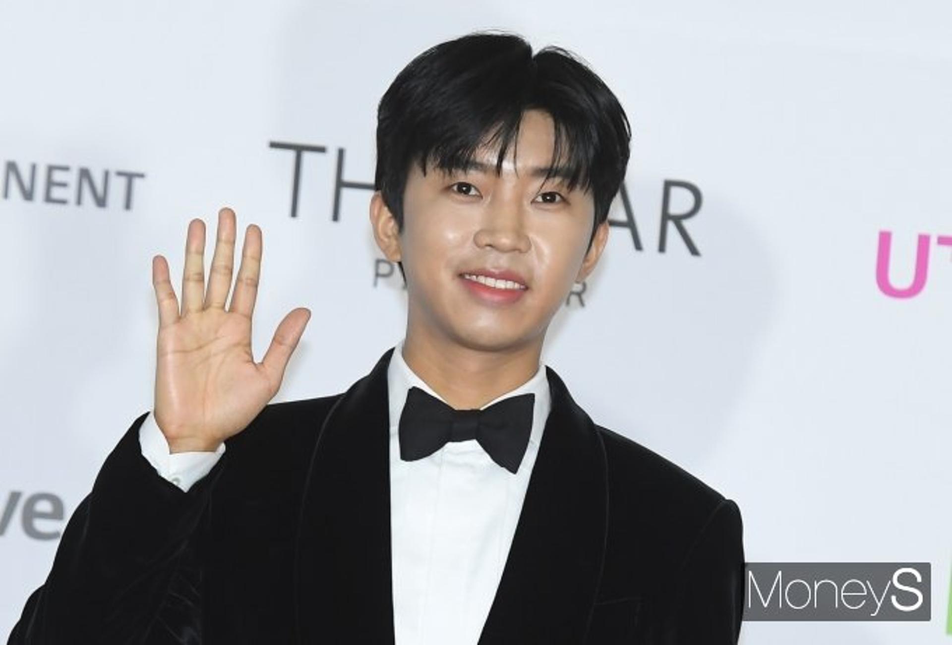 [2021 AAA] 대상 수상자만 9명… 임영웅 4관왕 영예(종합)