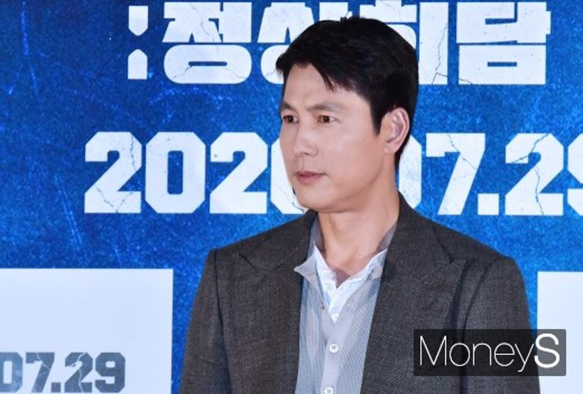 정우성, 재택치료 마치고 격리해제→ 활동 시작