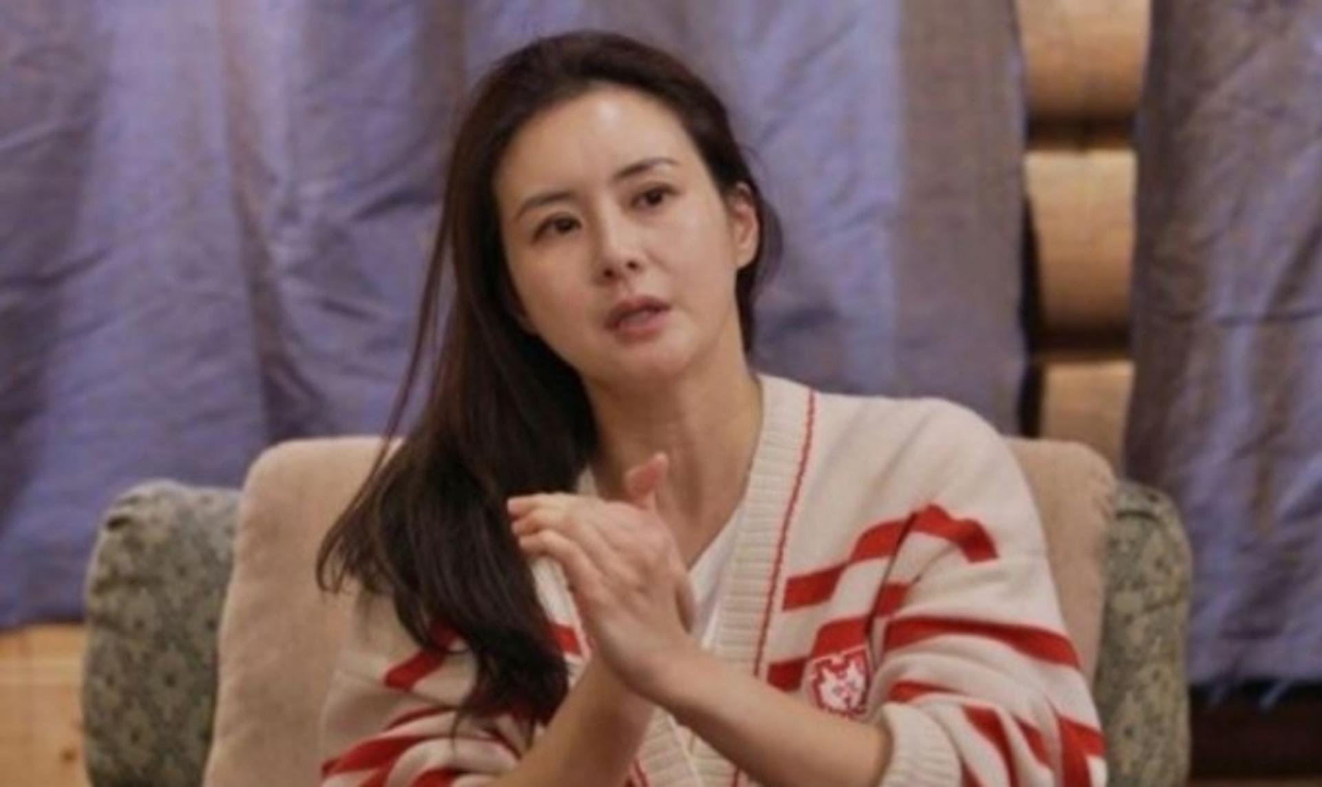 '이혼 진행 중' 최정윤 생활고 겪나… "있는 건 다 팔았다"