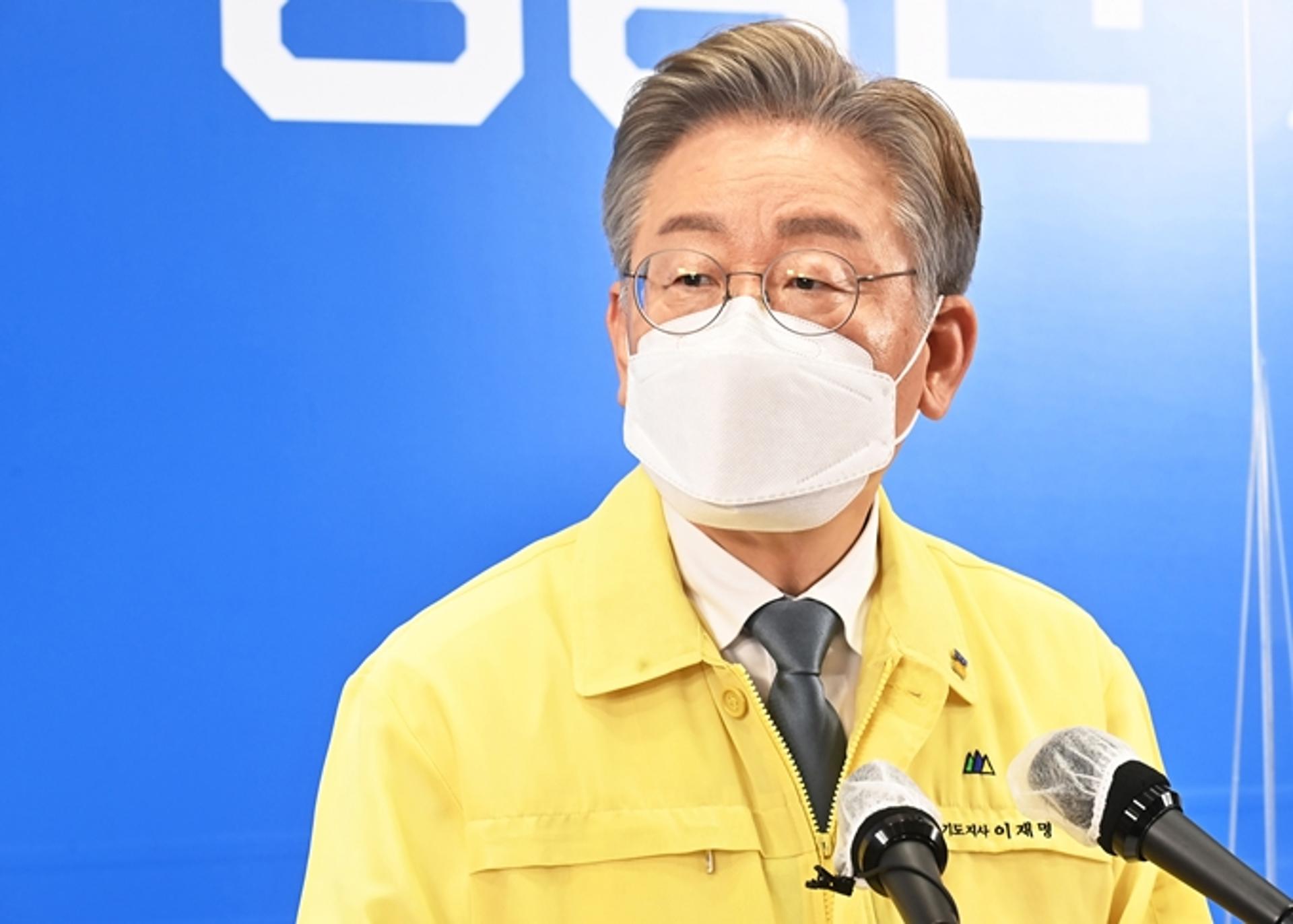 이재명 "청소년 백신 접종, 설명 없이 강제하는 것은 명백한 문제"