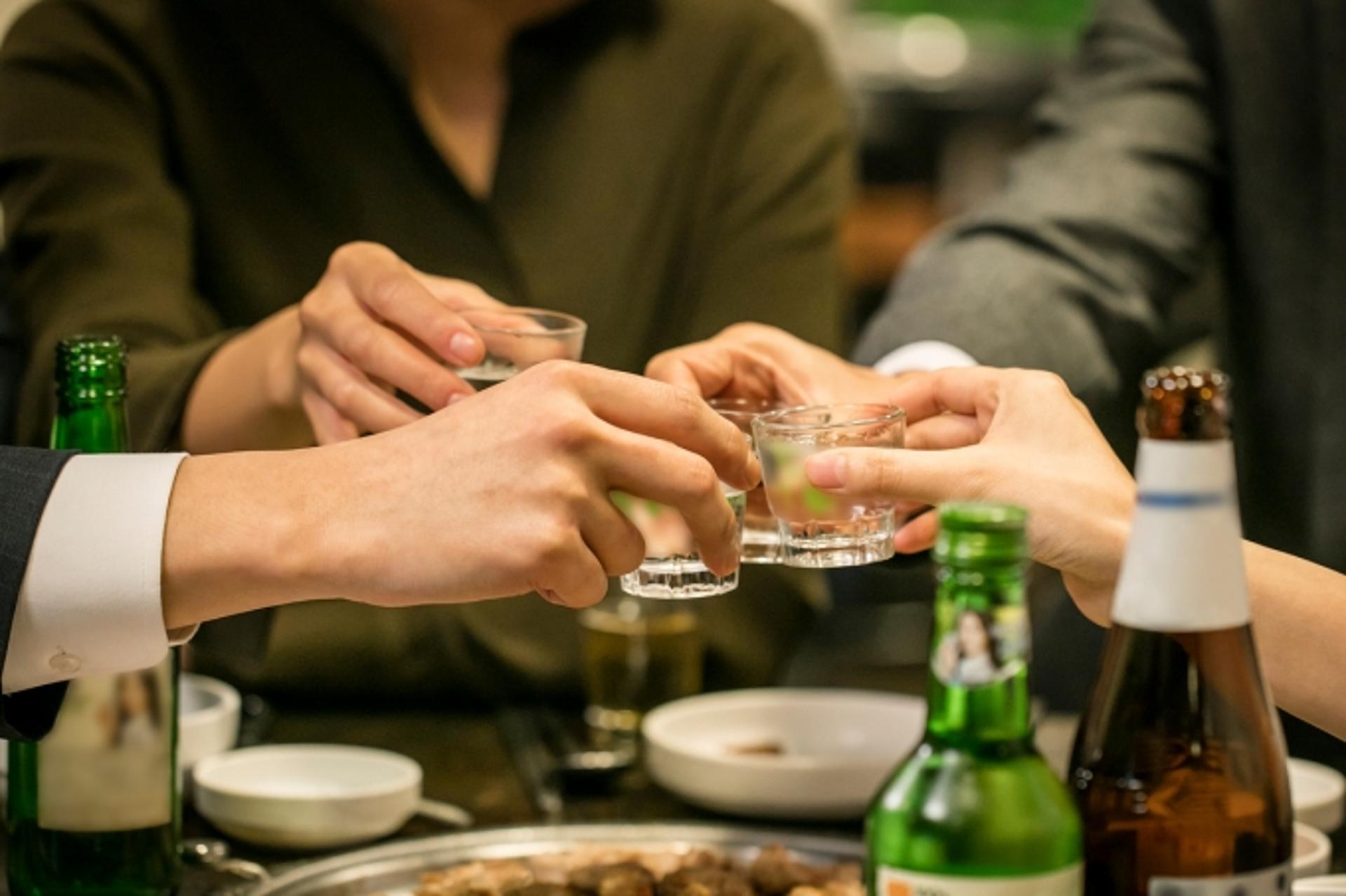 "술 취해 기억 안나"… 서울대 교수, 20대女 '성추행' 검찰송치