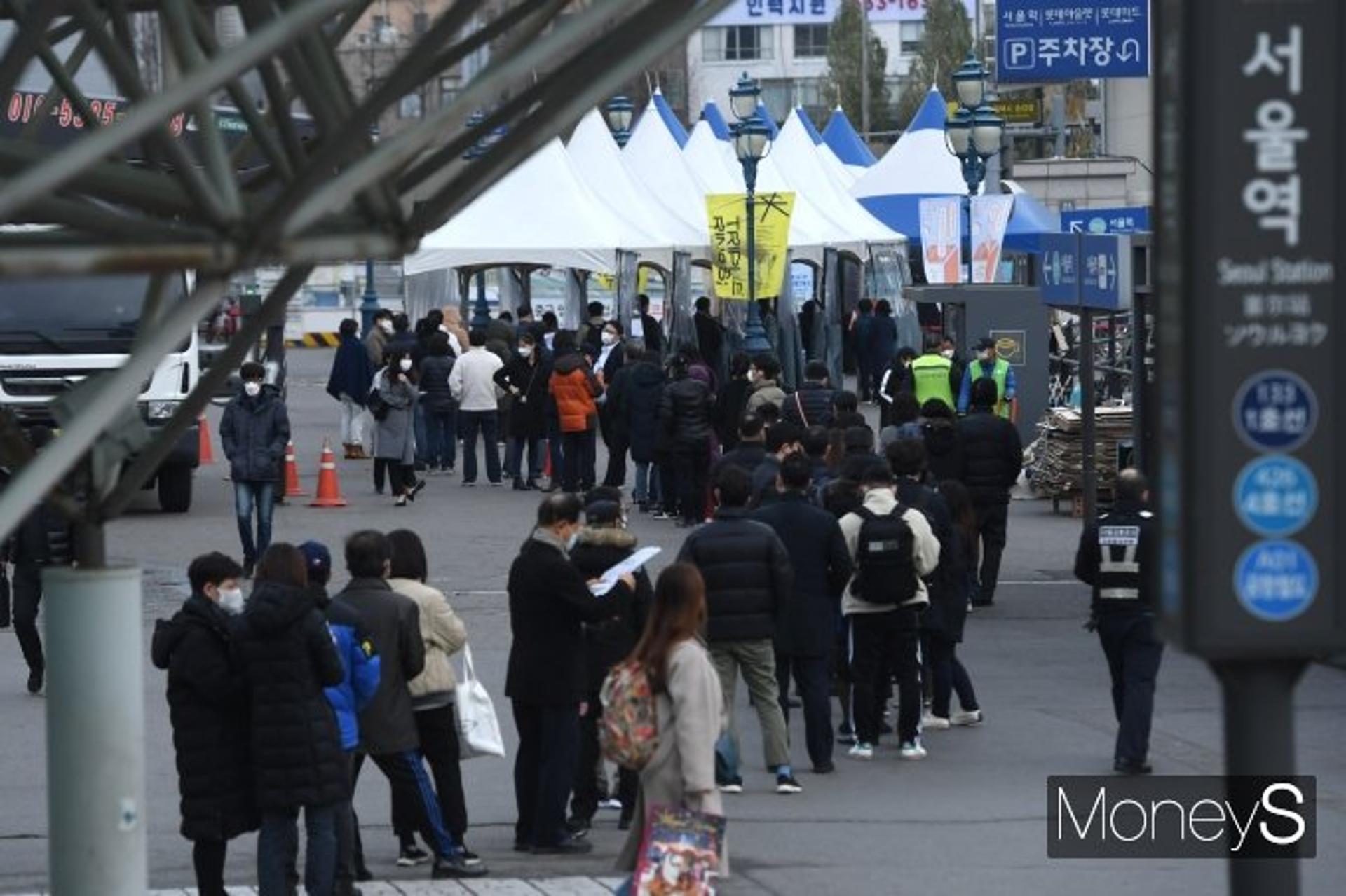 코로나 확산세 지속… 신규 확진자, 3일 연속 7000명대 전망