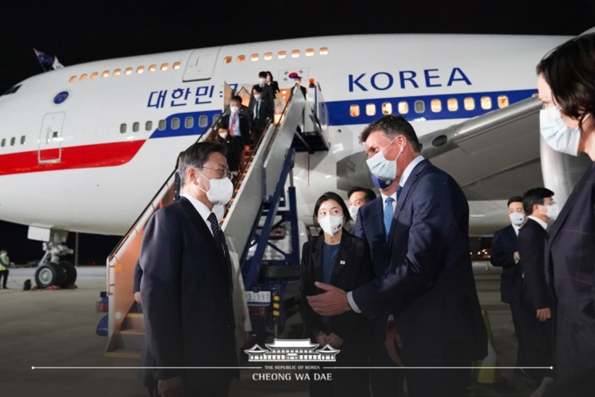 문 대통령, 호주 총리와 정상회담 …공급망 협력 논의