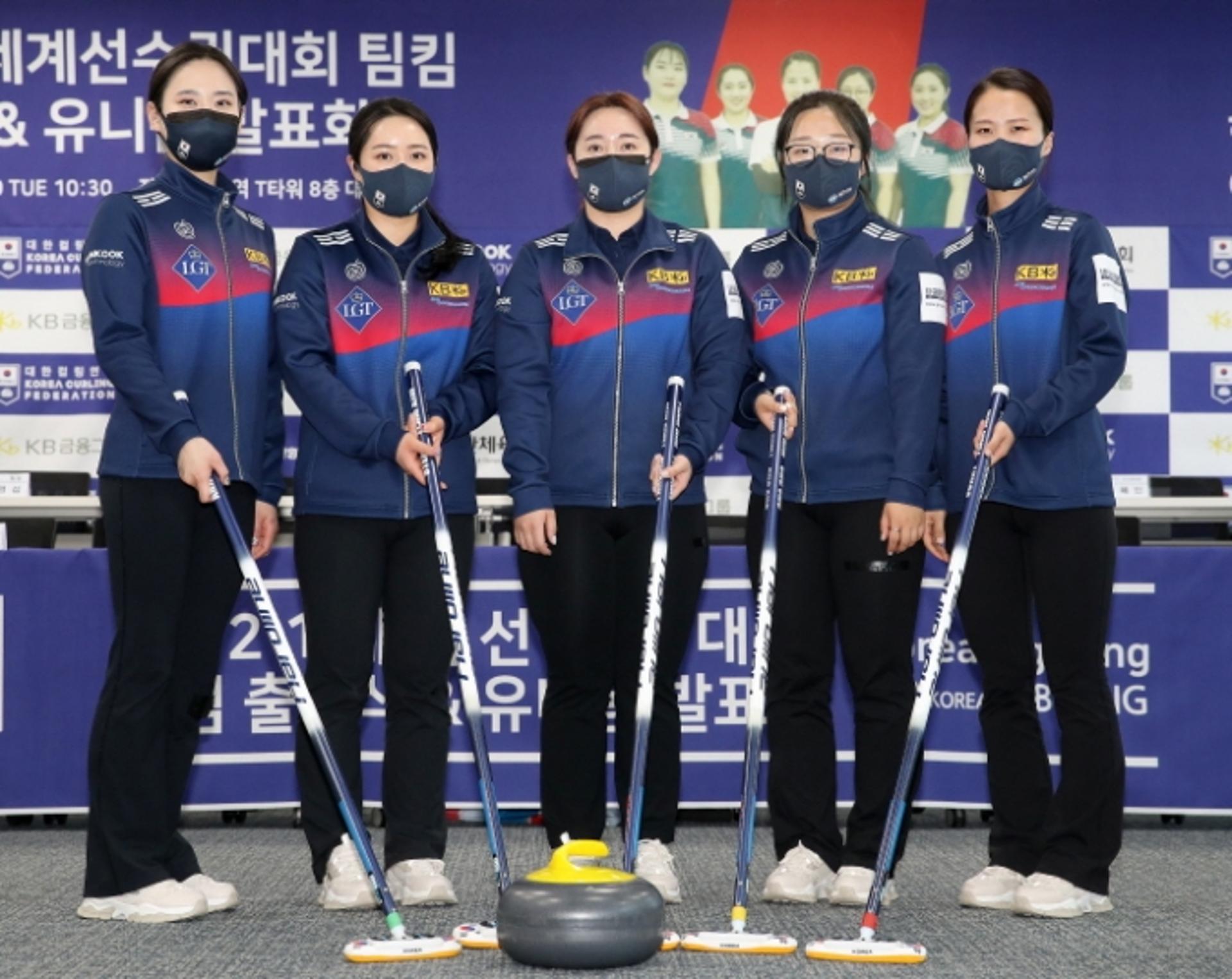 "2연속 메달 도전" 여자컬링 '팀 킴', 2022 베이징올림픽 본선 진출