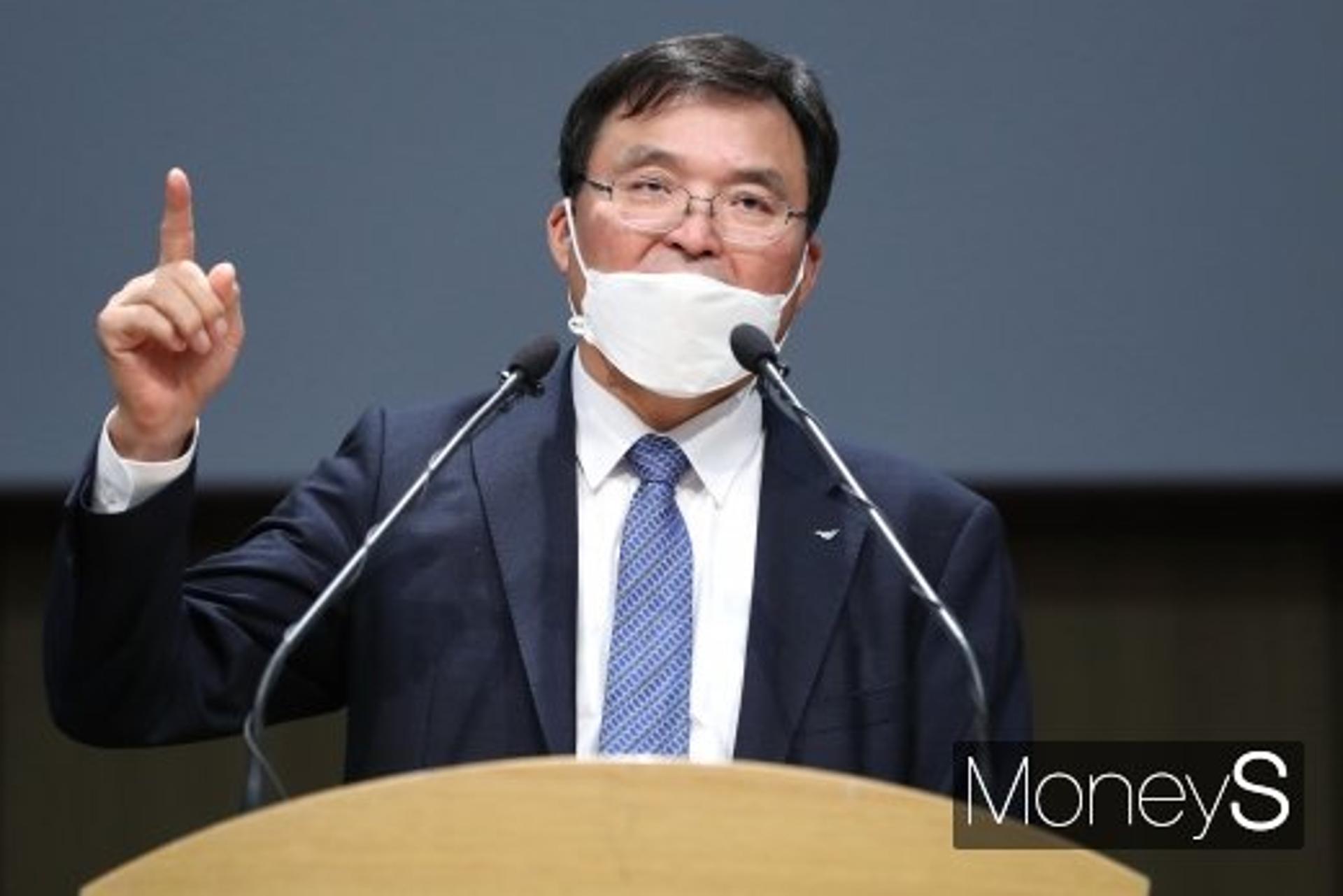 '낙하산 간의 충돌'… 인천공항공사, 두 명의 사장 모셔야 하는 사연