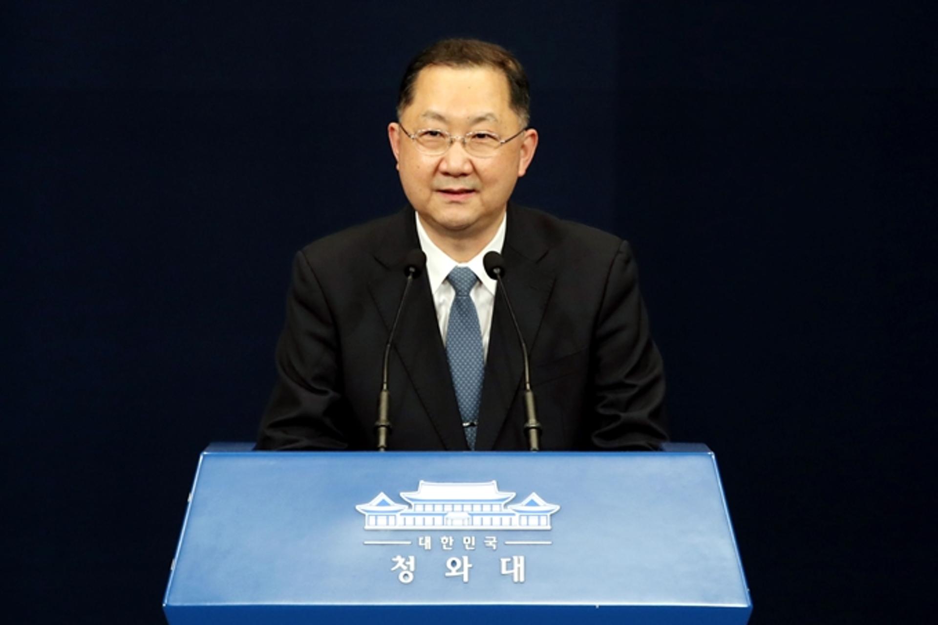 '아들 논란' 김진국 민정수석, 사의 표명… 문 대통령 즉각 수용(상보)