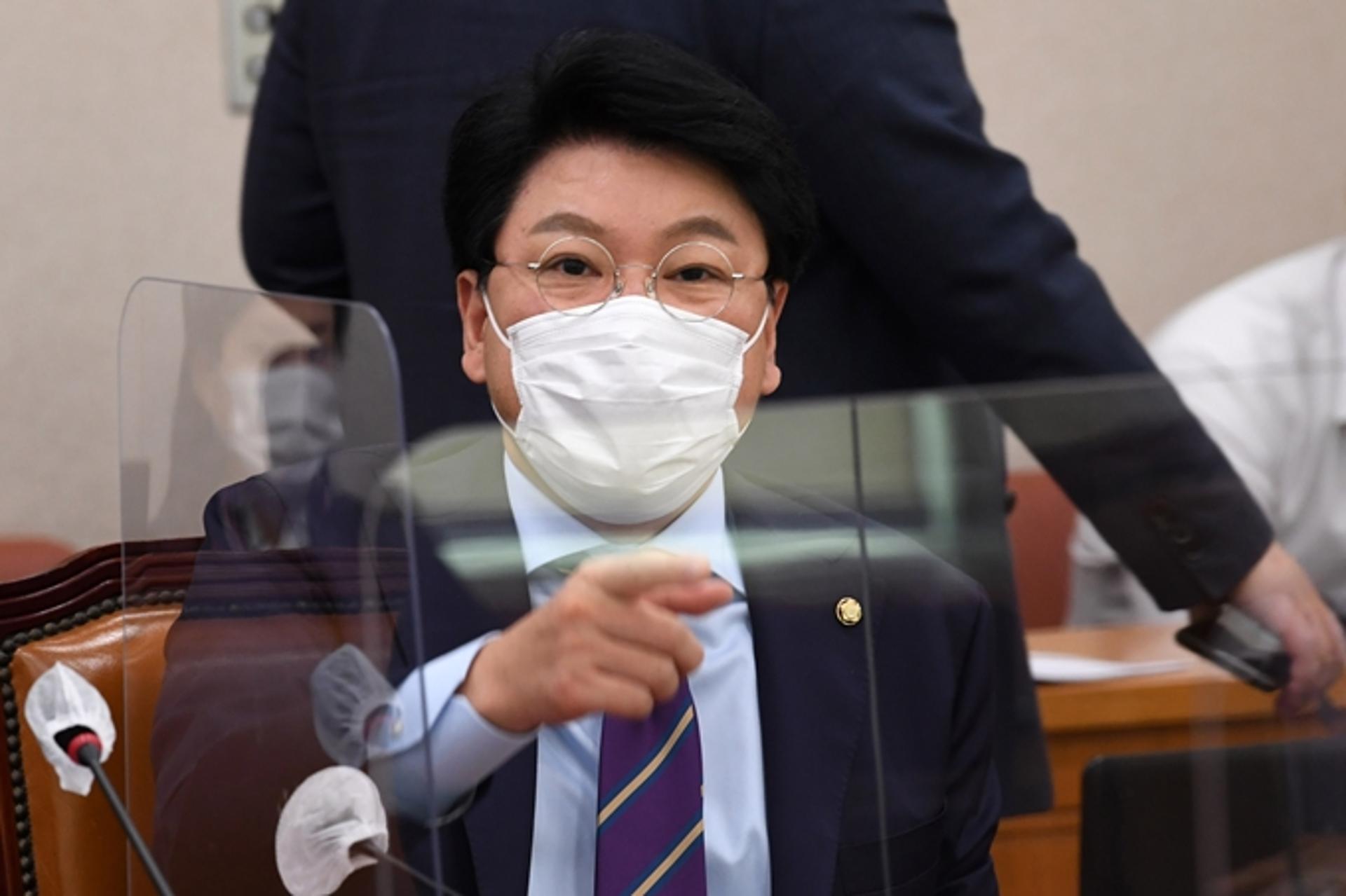 "옹졸한 대표와 후보 뜻 파는 공보단장"…  장제원, 이준석·조수진 싸잡아 비판