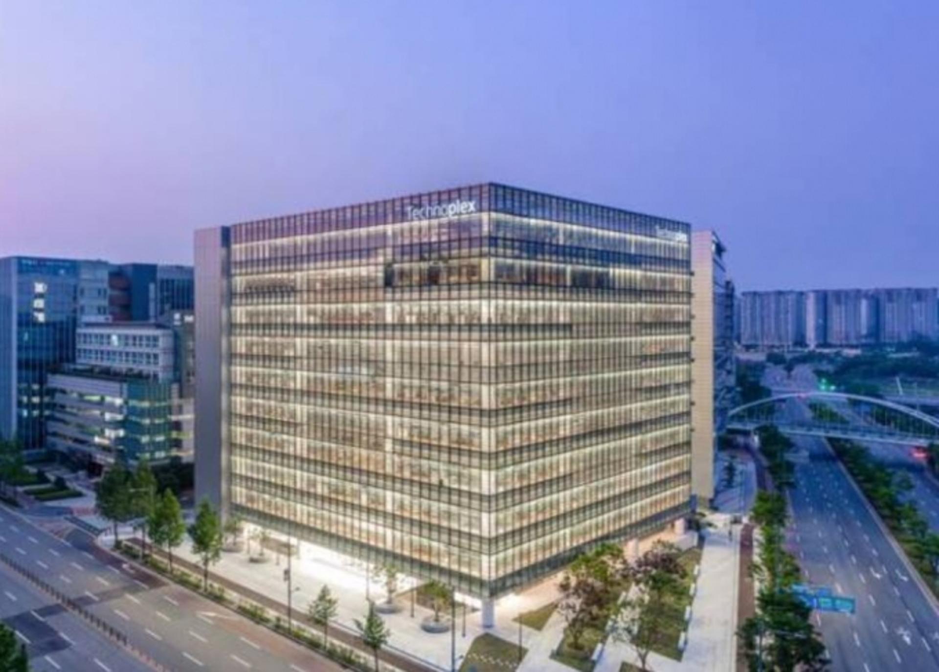 조현범 사장, 한국앤컴퍼니 회장 취임… 조현식 부회장은 고문