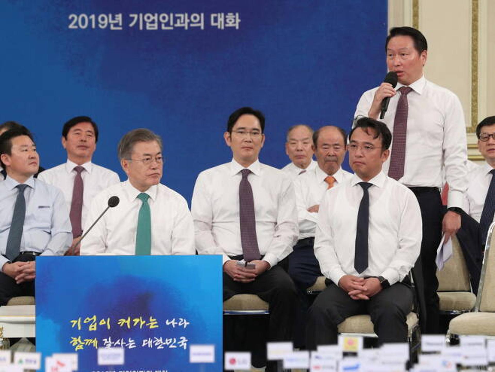 문대통령, 내일 대기업 총수들과 오찬… 이재용 부회장 대면