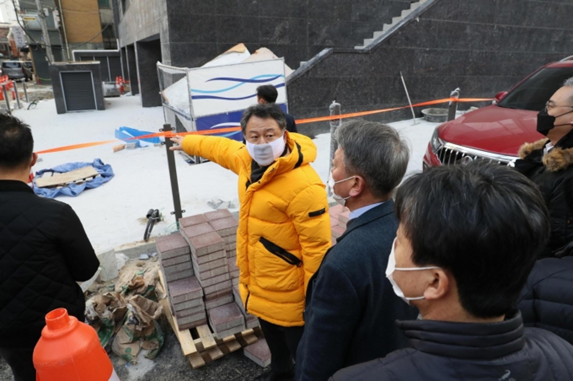 안승남 구리시장, 구리전통시장 내 '신축 예정 복합시설' 점검