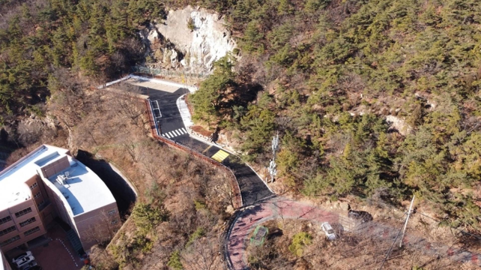 안양시 비봉산 힐링공원 조성공사 완료…목재데크·파고라·유아체험장 등 재탄생