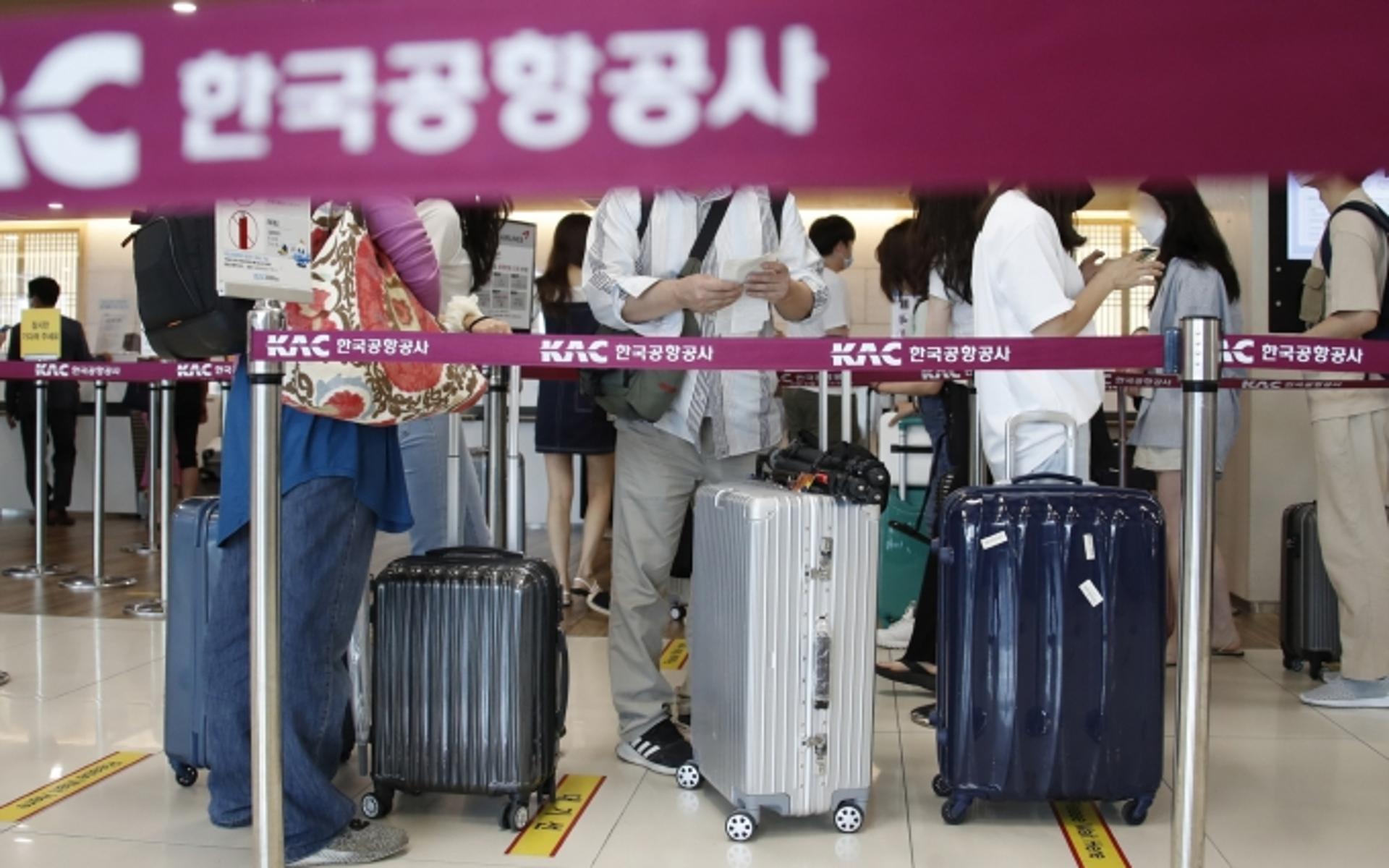 “빈손으로 여행하세요”… 국내공항 짐배송 서비스, 내년 8월부터 확대