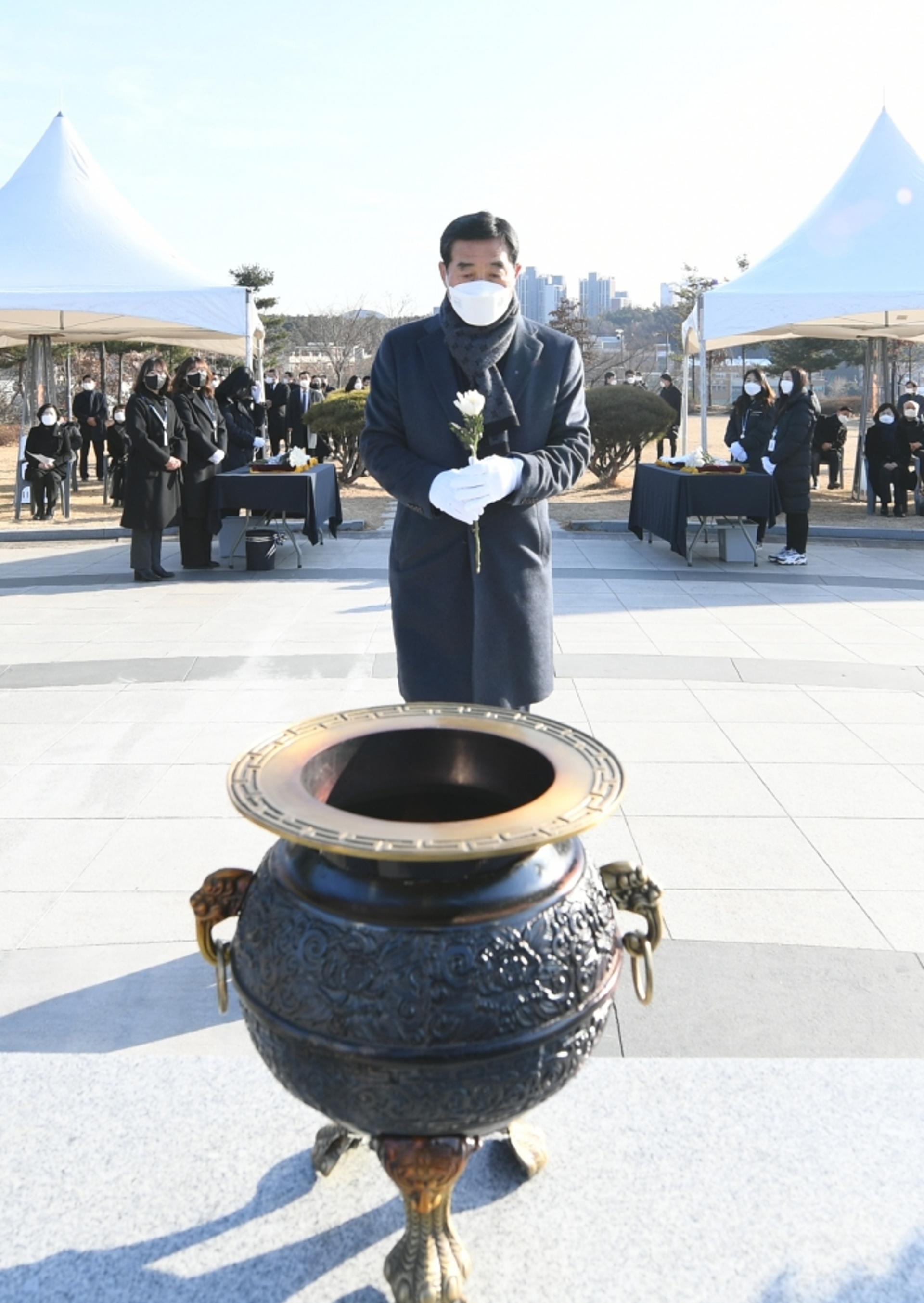 윤화섭 안산시장, 임인년 새해 현충탑 참배