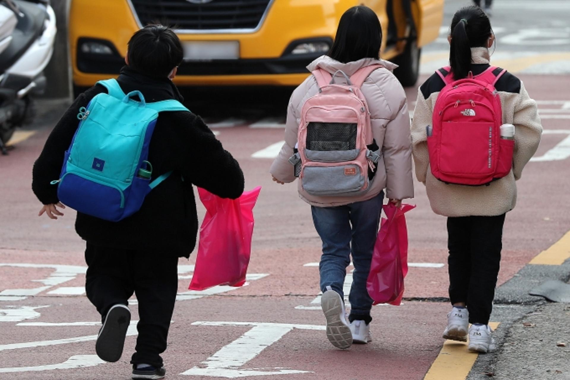 “우리아이 입학 일정 확인하세요”… 서울 초등학교, 5~6일 비대면 예비소집