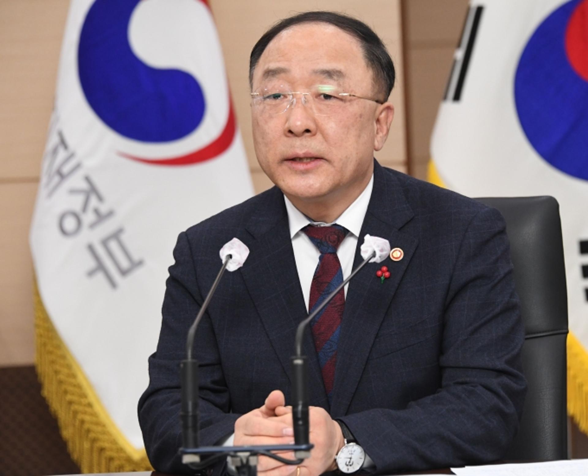 [신년사] 홍남기 "완전한 경제회복 위해 정부·금융권 합심할 때"