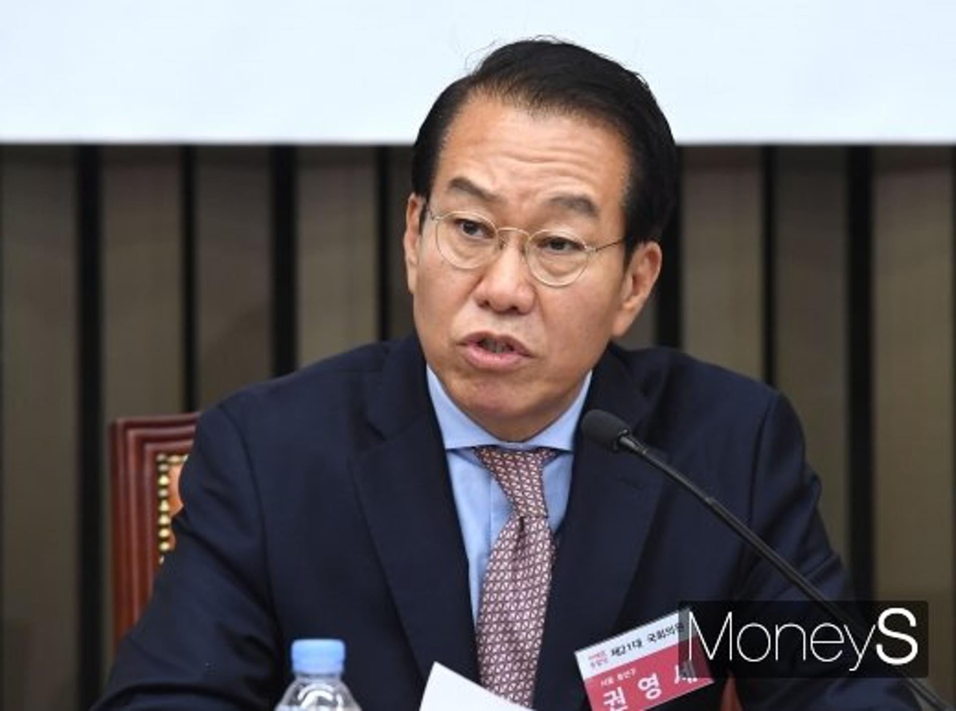 윤석열, '또 검사 출신' 권영세 사무총장 임명… 이준석 막판 찬성(상보)
