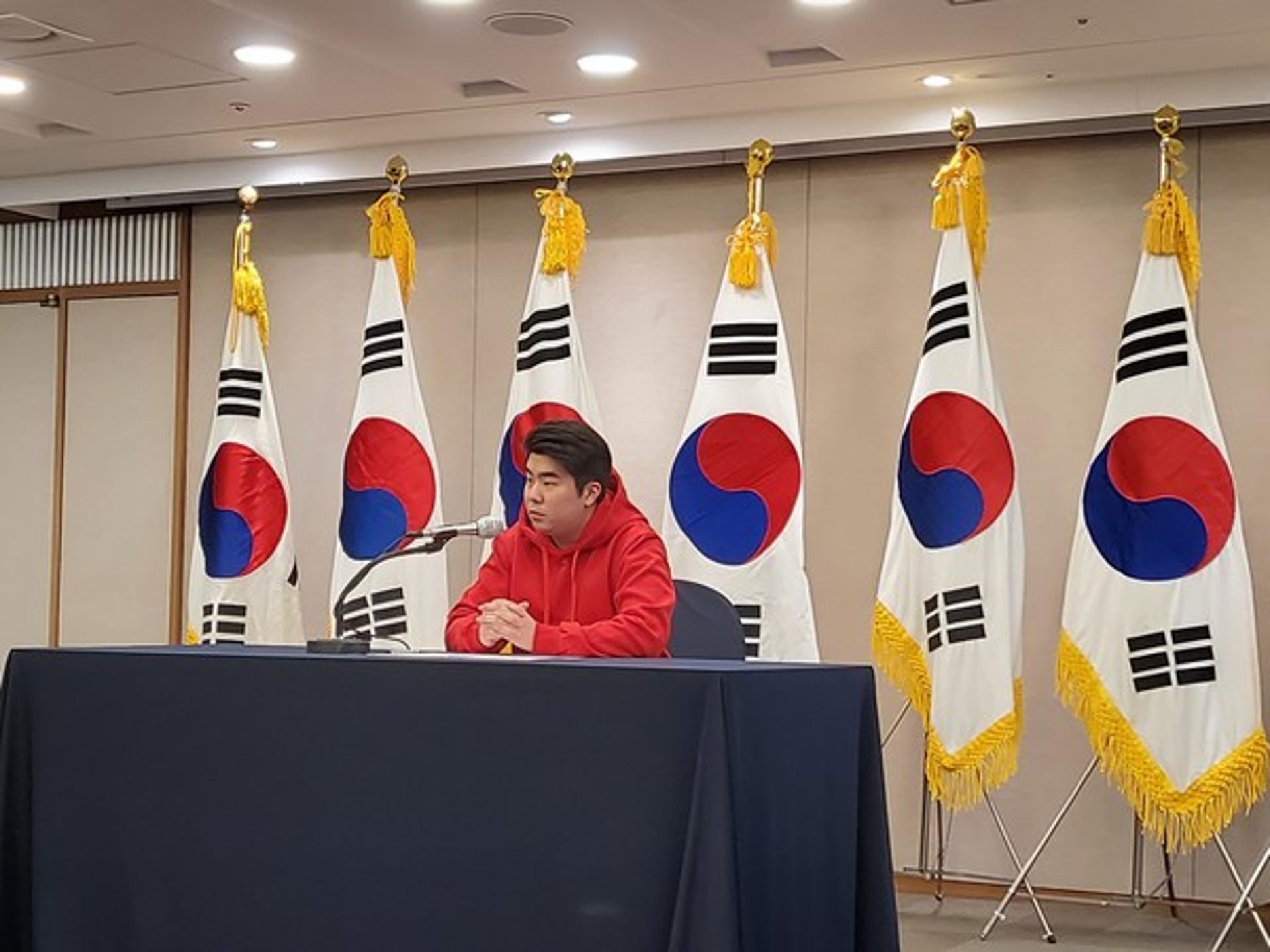 "헉! 2000년생이었어?"… '박규리 전 남친' 송자호, 보궐선거 출마 선언