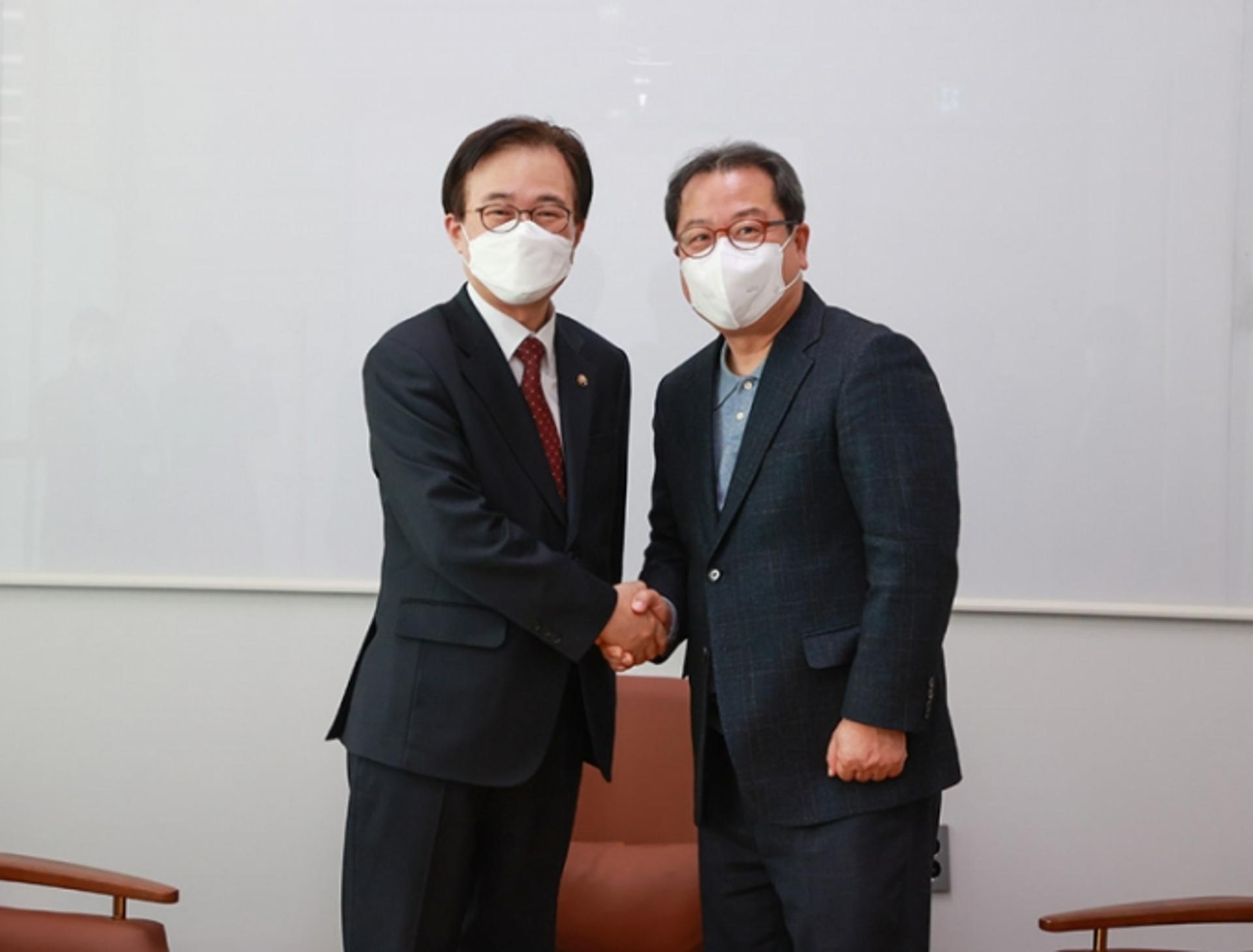 이명우 신임 국회도서관장, 남양주시 정약용도서관 첫 방문
