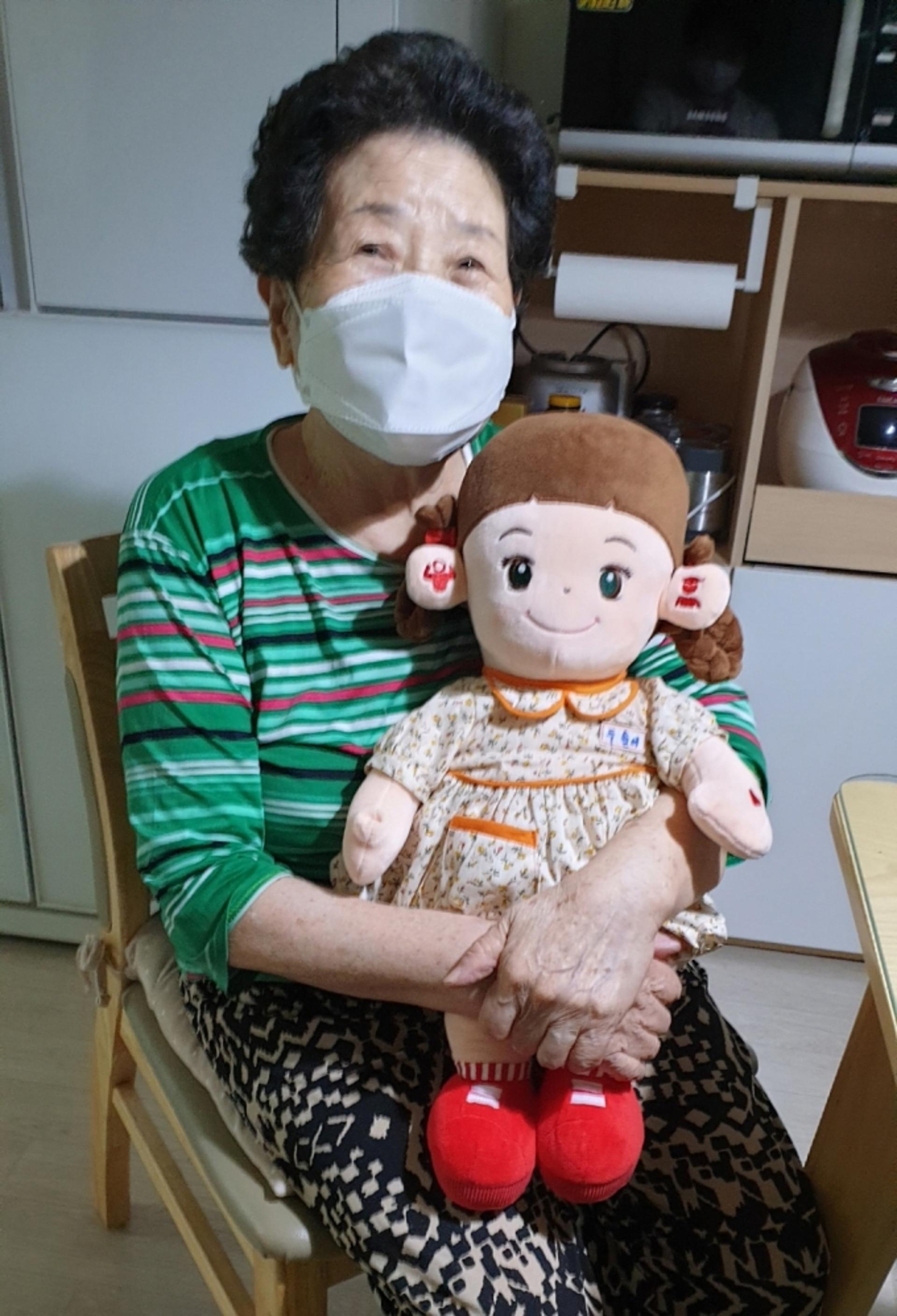 고양시, 첨단기술로 돌봄공백 메운다…노인 3천여명 '스마트돌봄'
