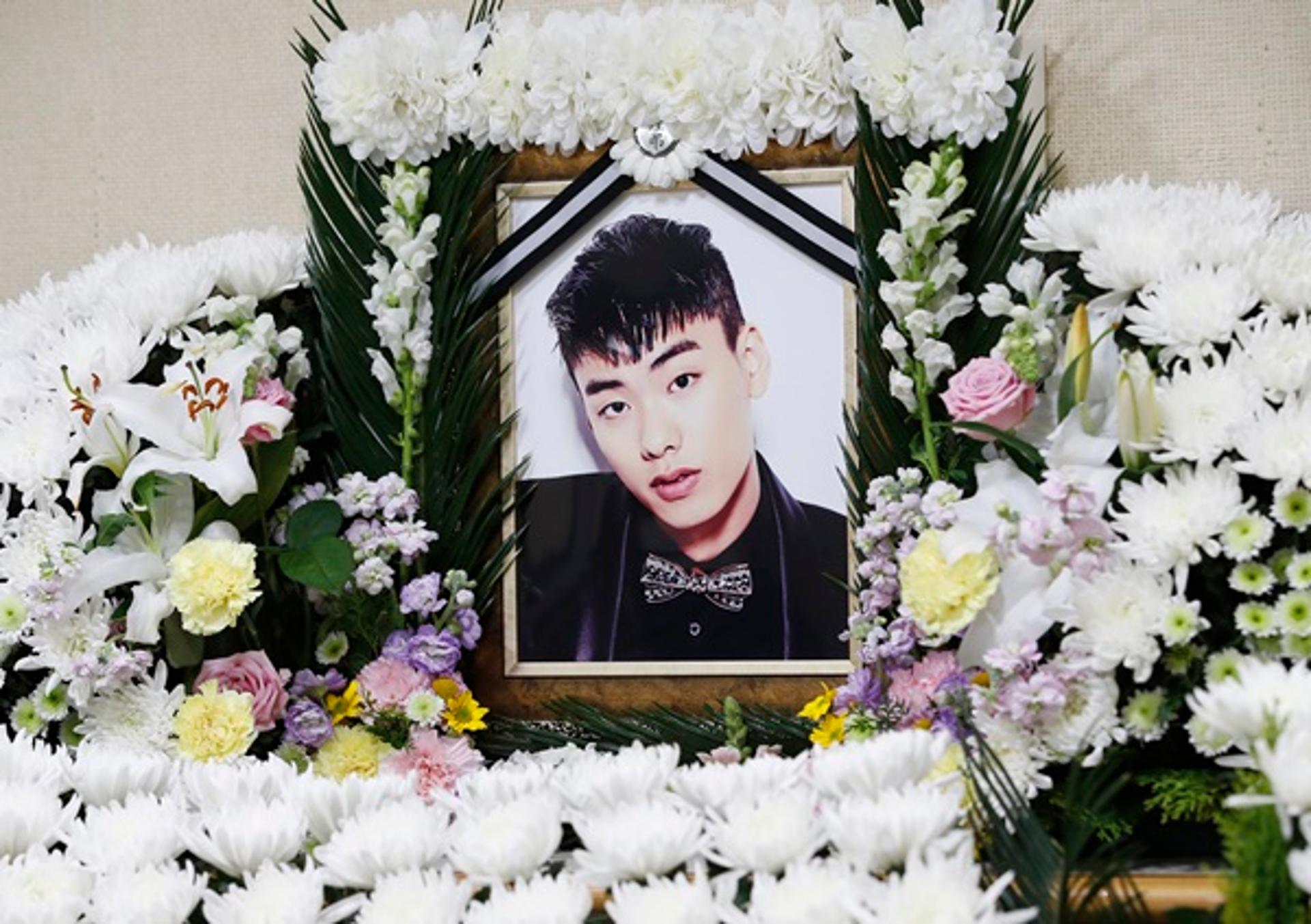 대마초 흡연→전 여친·미성년자 폭행… 아이언 사망 1주기