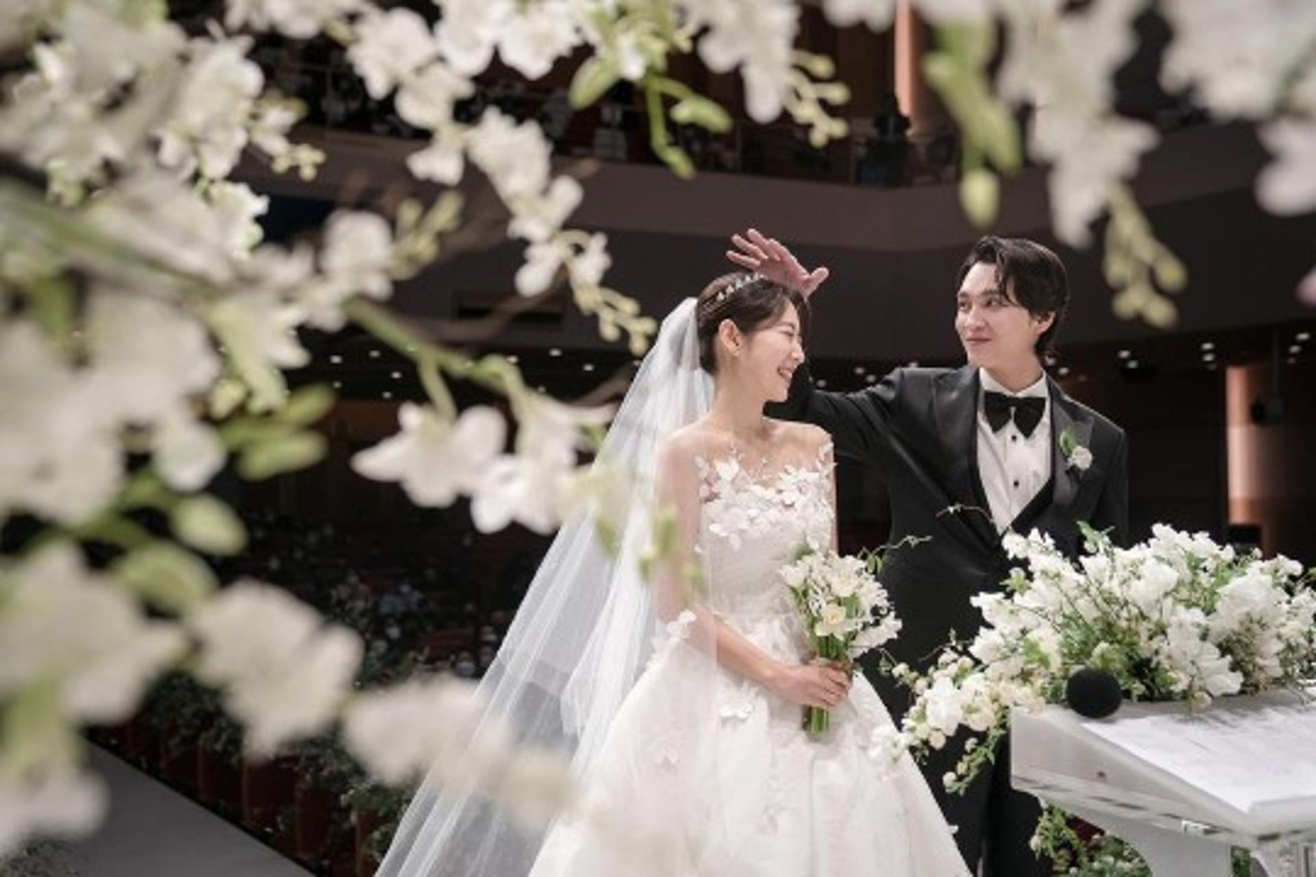 "눈에서 꿀 뚝뚝"… 박신혜 결혼식, ♥최태준 달달 애정 폭발