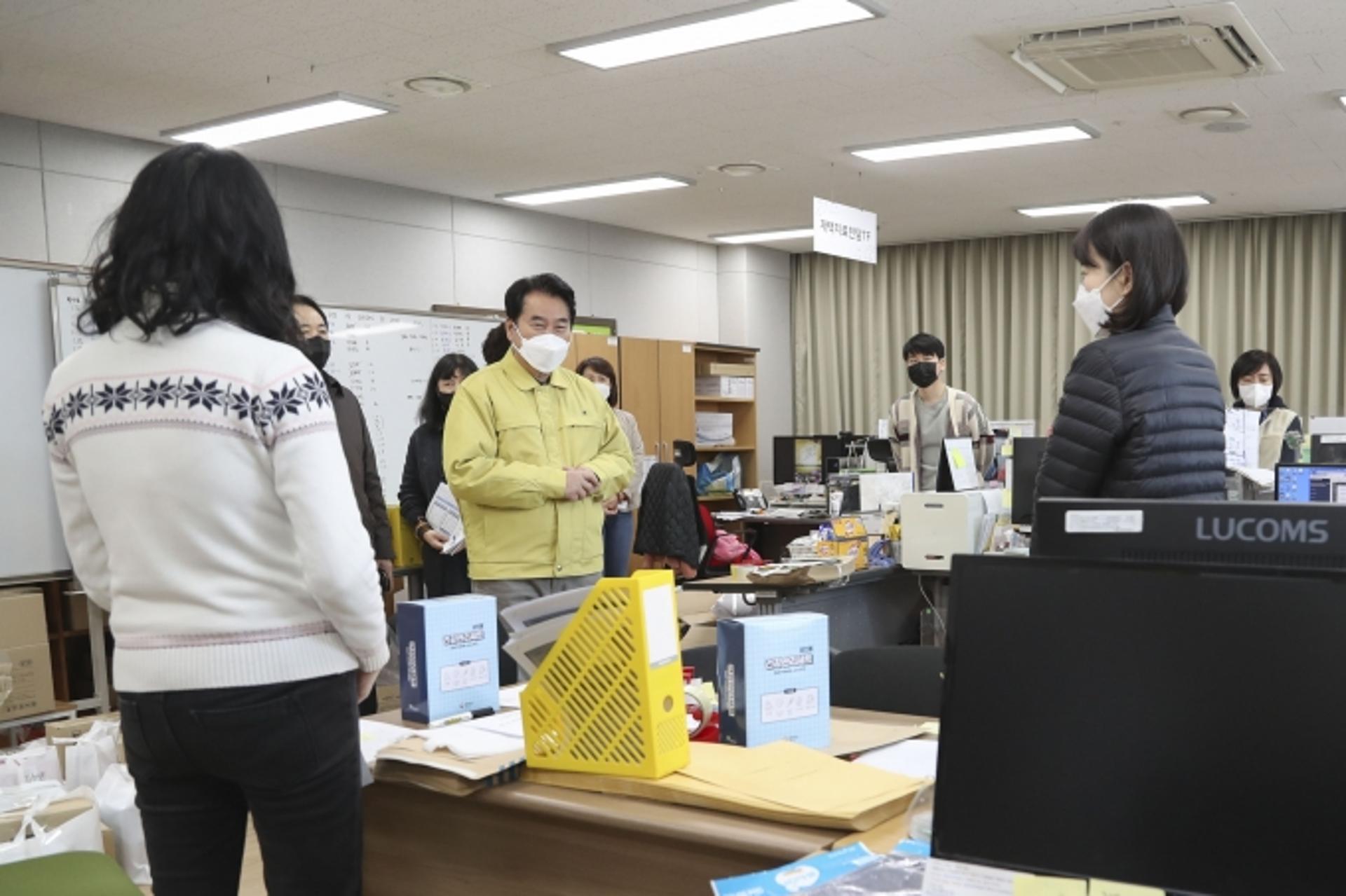 백군기 용인시장 "시민 안전·코로나19 확산 차단 힘 써달라"