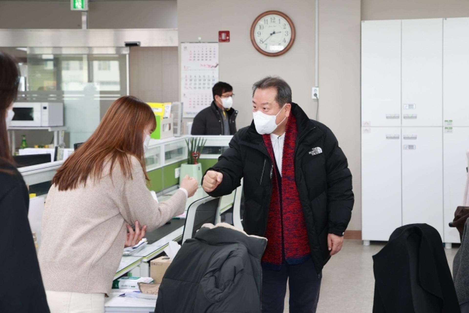 조광한 남양주시장, 설 연휴 보건소 직원 격려 방문