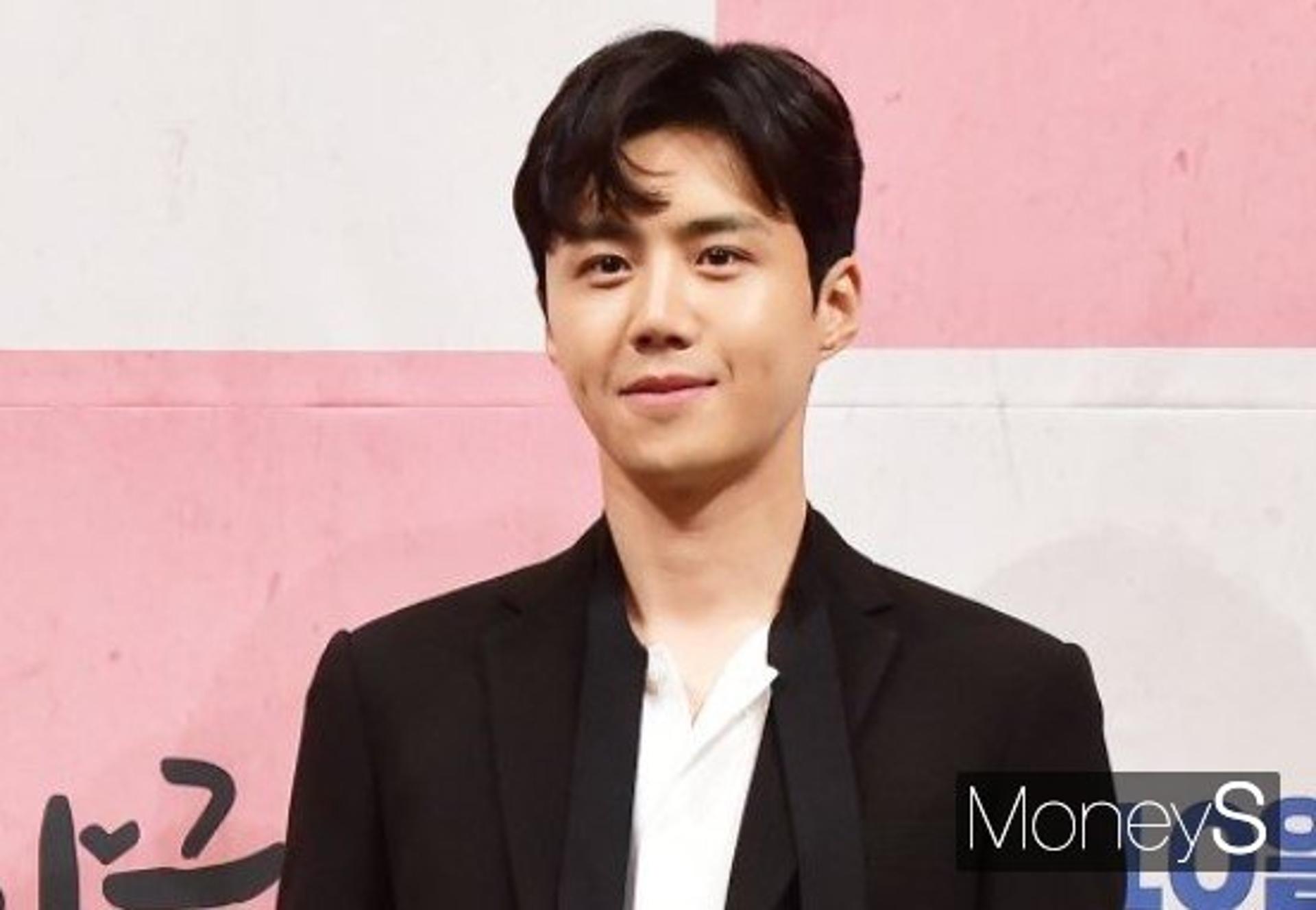 '김선호 방문' 떡볶이집 사장 호소… "제발 공격 그만해달라"