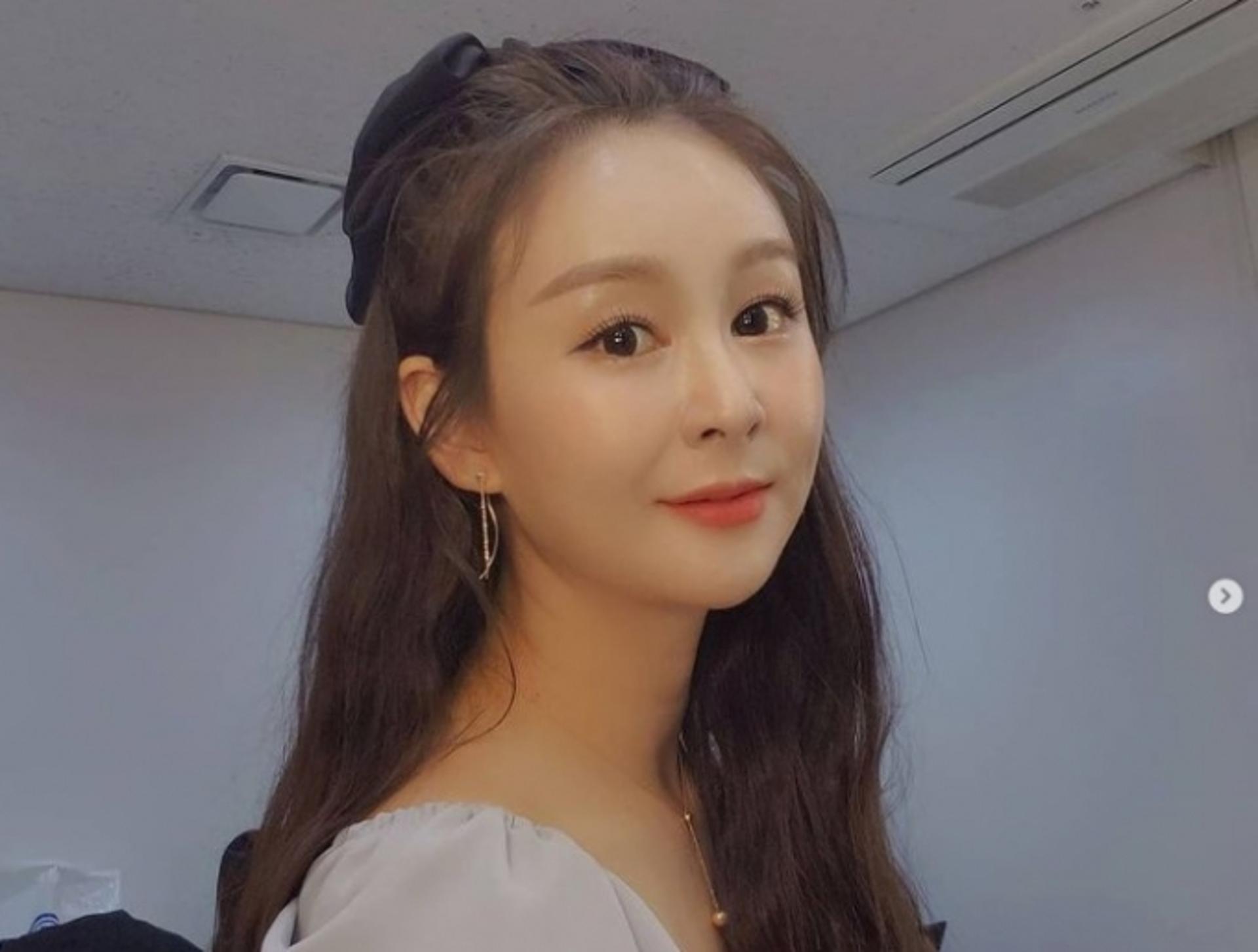 '3월의 신부' 윤태화 결혼… "8세 연상 예비신랑, 한결같은 사람"